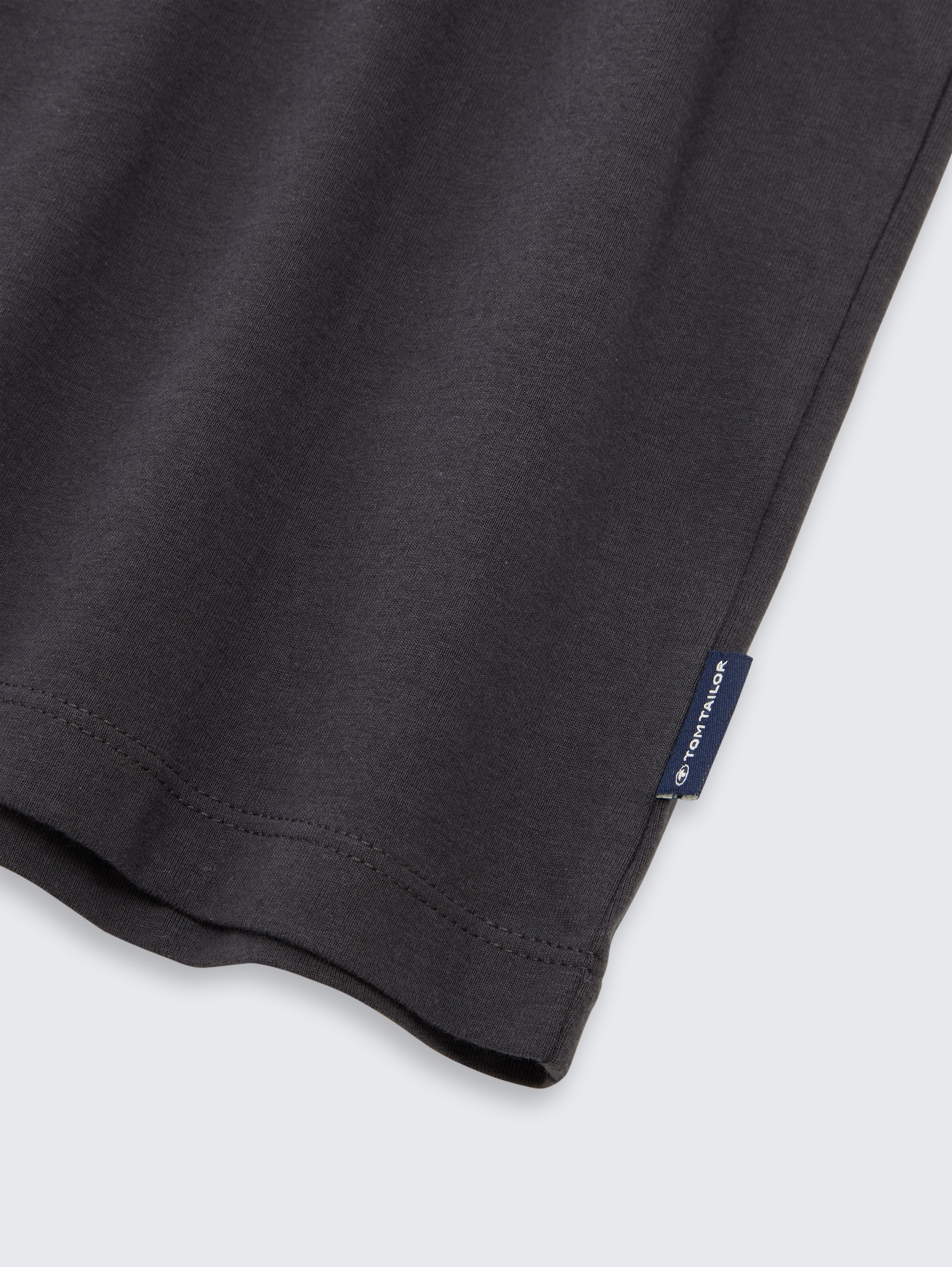 T-shirt met fotoprint - coal grey - Detailaanzicht model