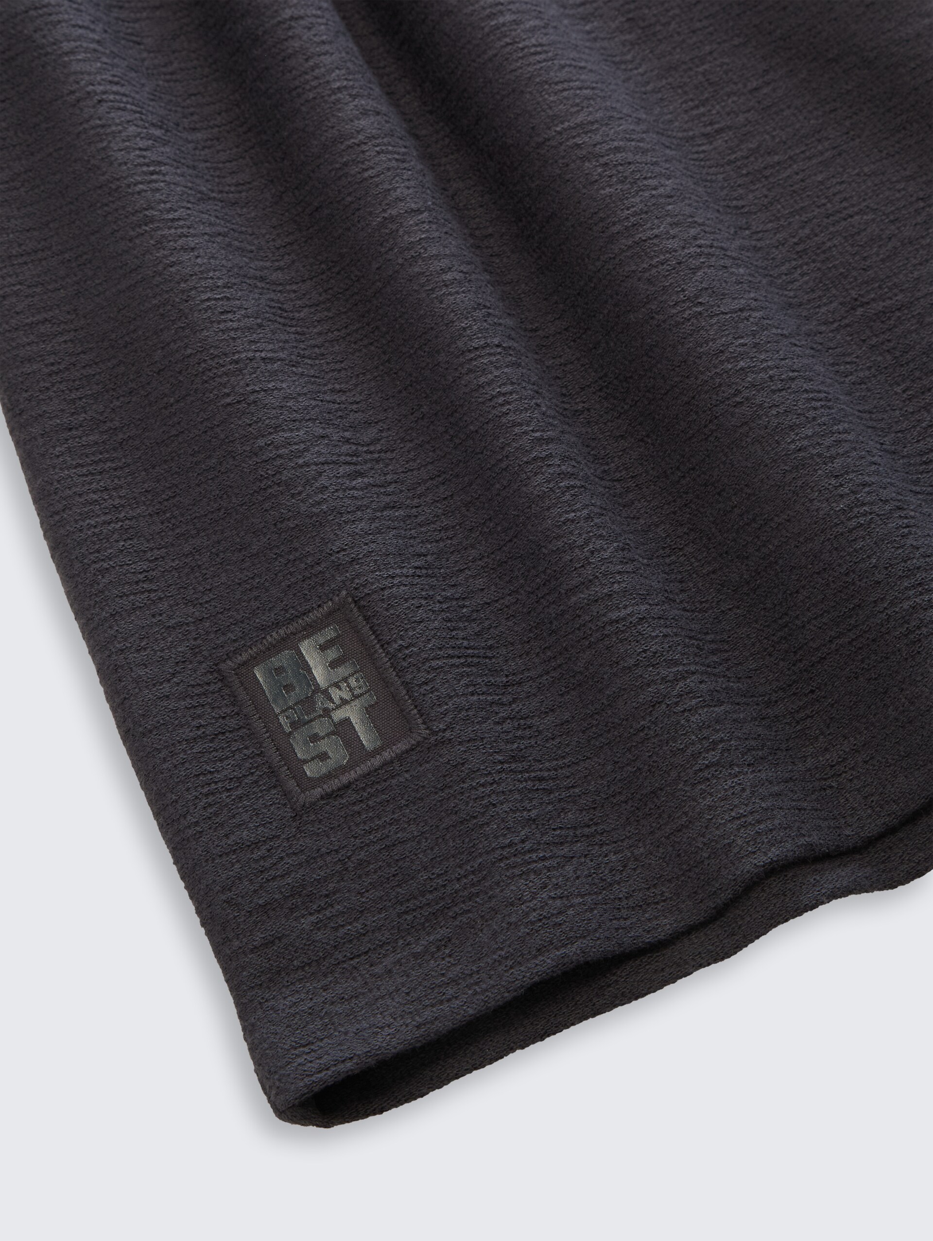 T-Shirt mit Struktur - coal grey - Detail-Model-Ansicht