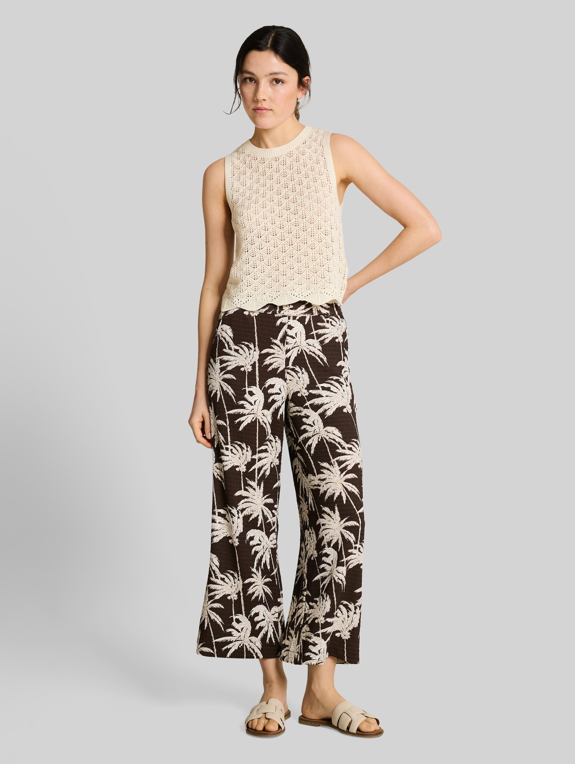 Knitted top with lace pattern - Dove White - Model front view