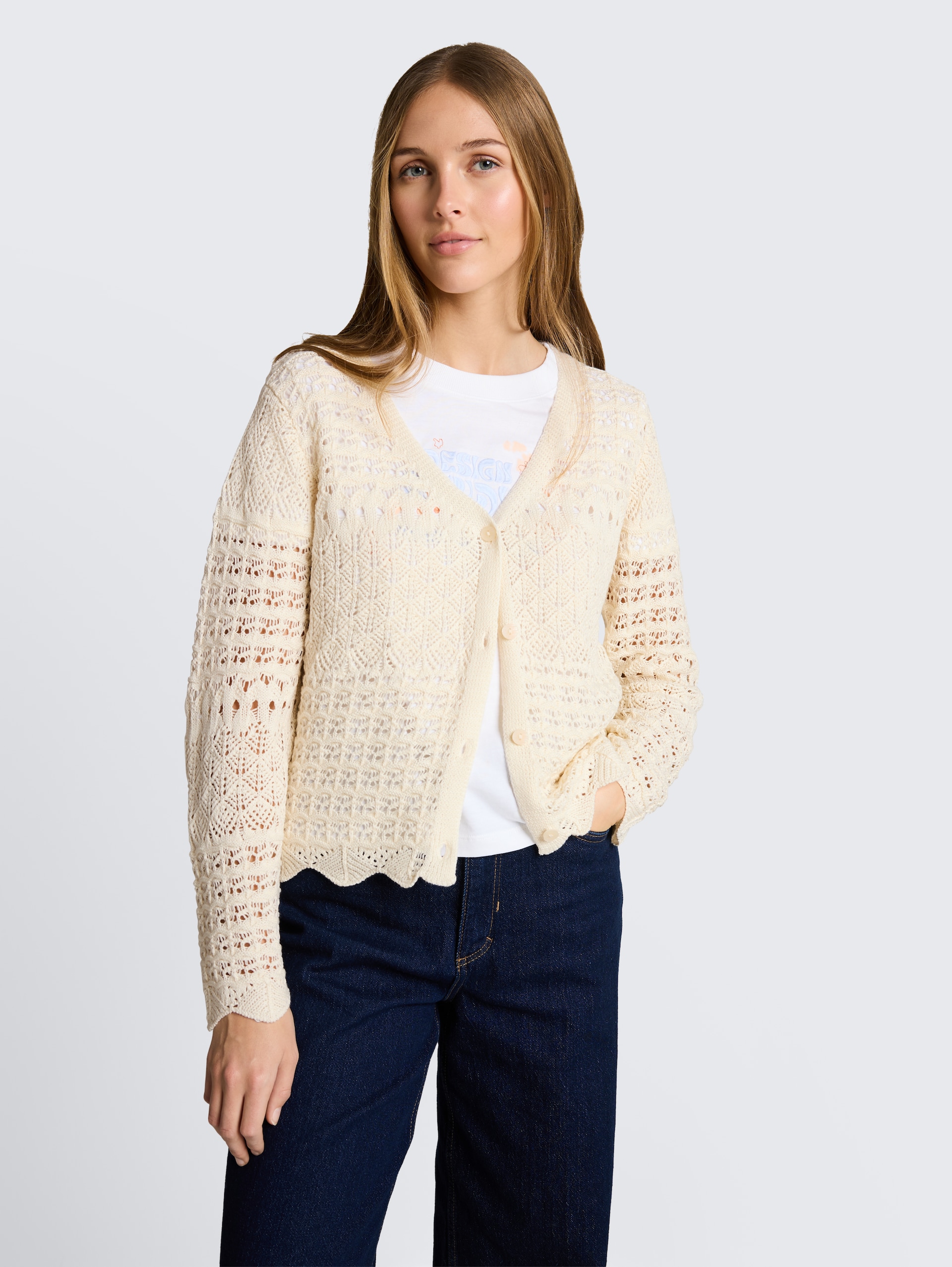 Relaxed fit vest met gaatjespatroon - Dove White - Nek model vooraanzicht