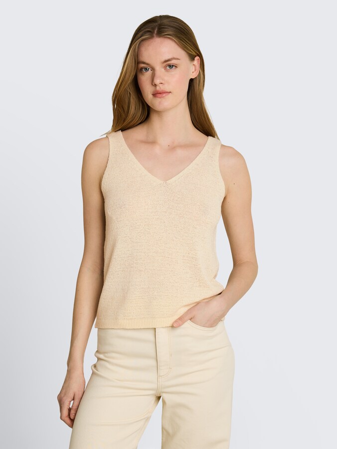 Relaxed Fit Stricktop mit V-Ausschnitt von Denim Female, Dove White