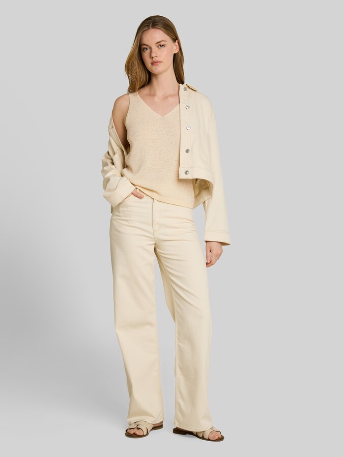 Relaxed Fit Stricktop mit V-Ausschnitt von Denim Female, Dove White