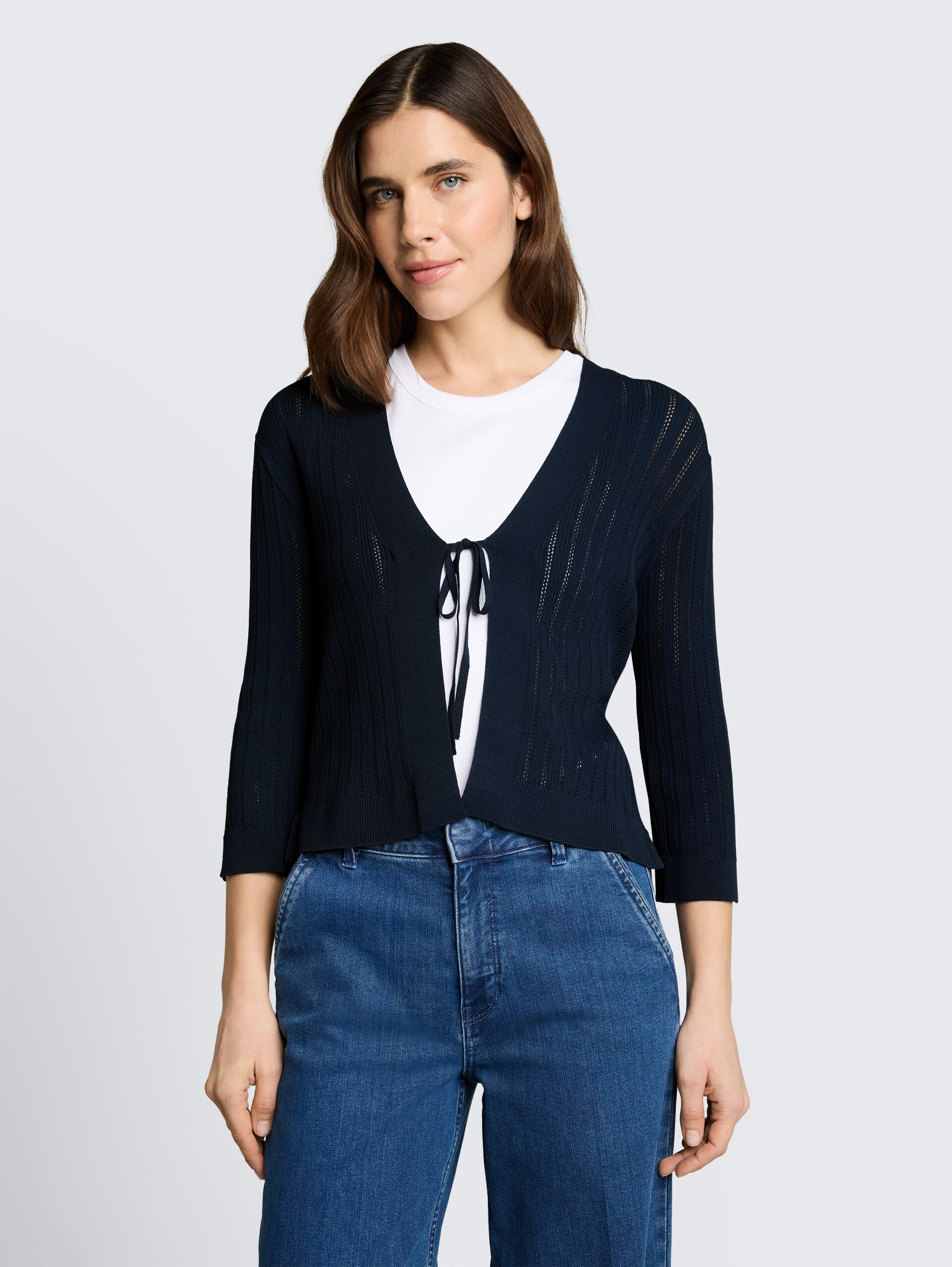 Vest met strikdetail - sky captain blue - Nek model vooraanzicht