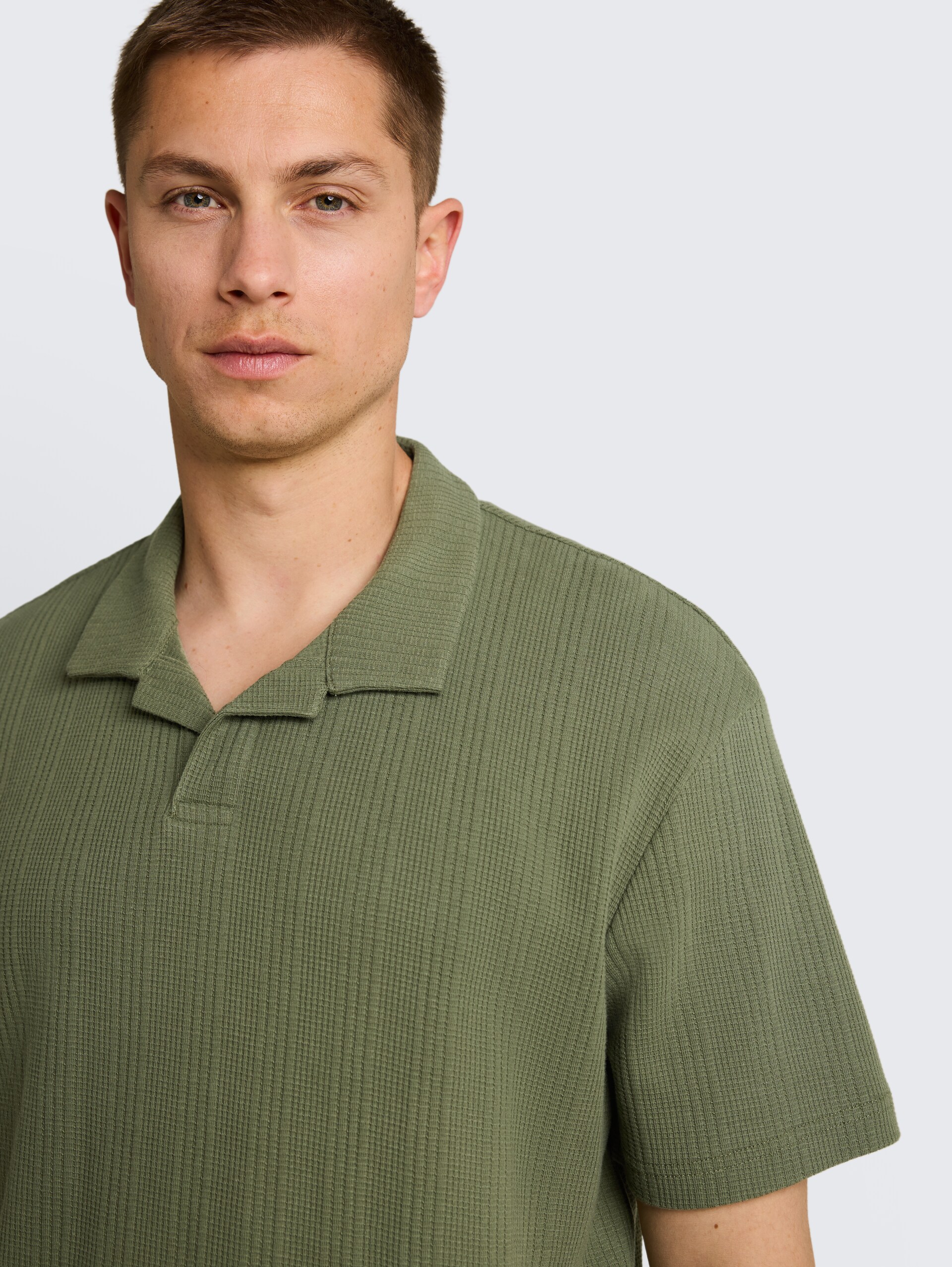 Poloshirt met relaxte pasvorm en wafelstructuur - Oak Leaf Green