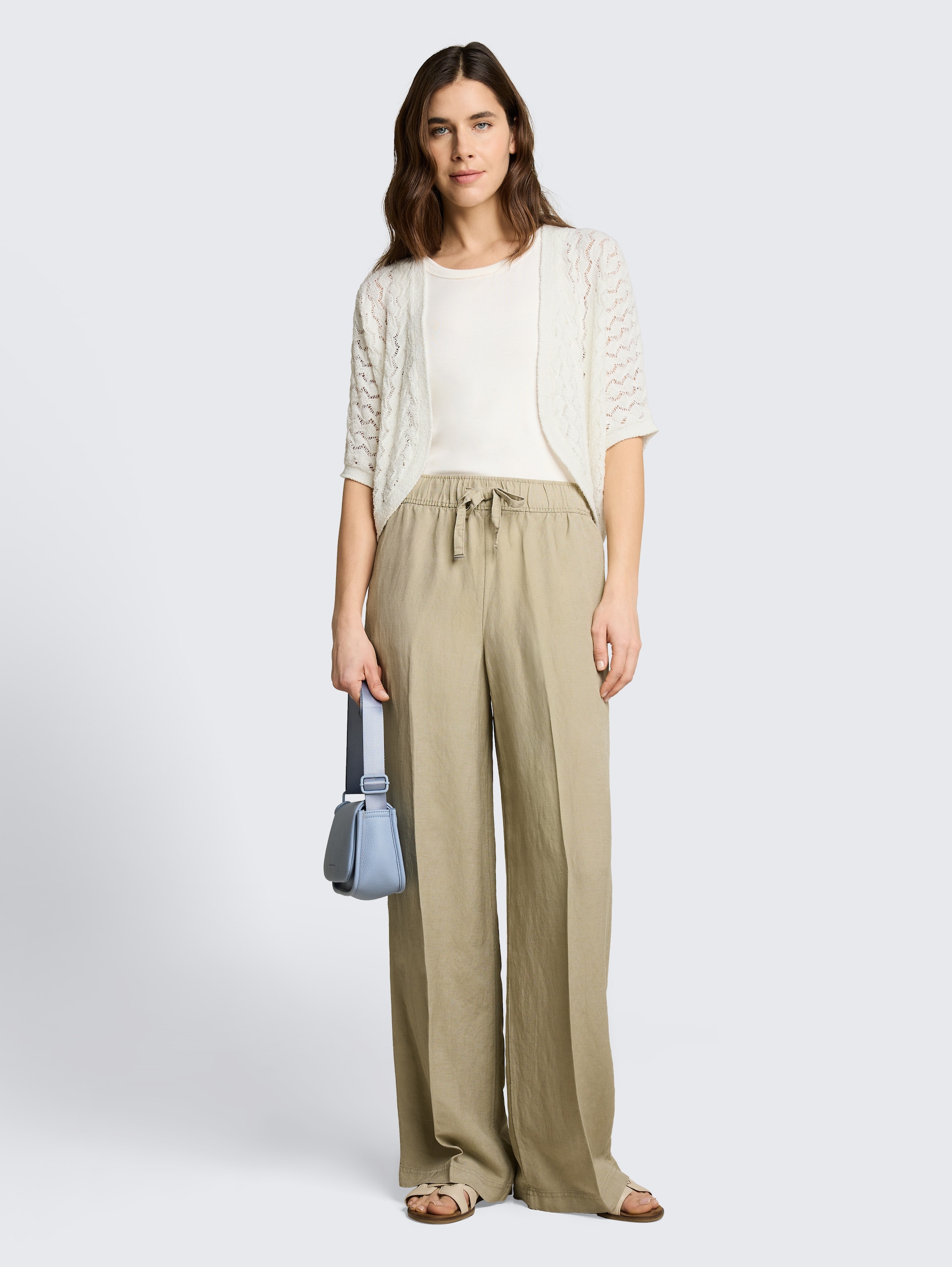 Oversize Bolero Cardigan - Whisper White - Model-Vorderansicht