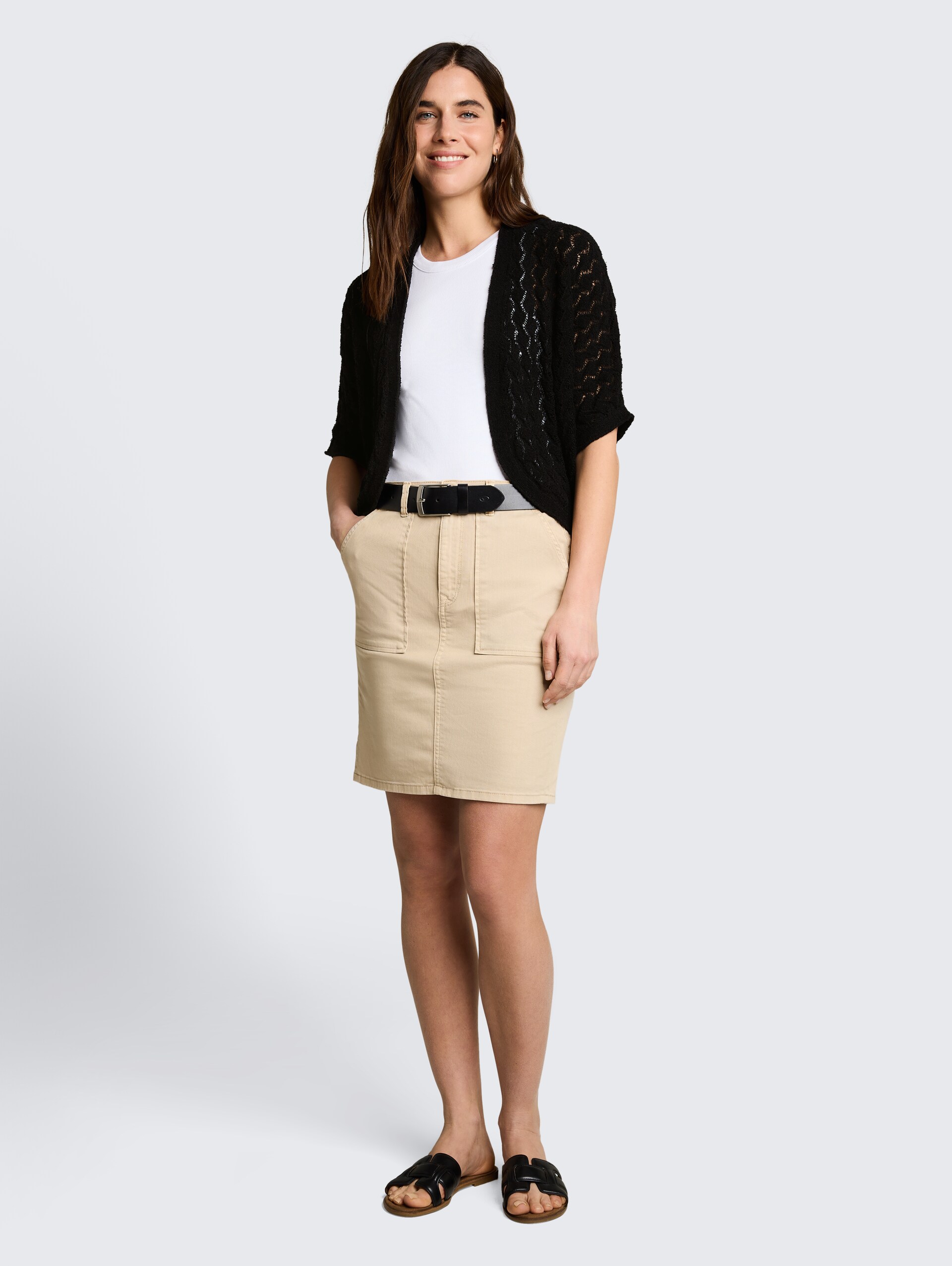 Oversize Bolero Cardigan - deep black - Model-Vorderansicht