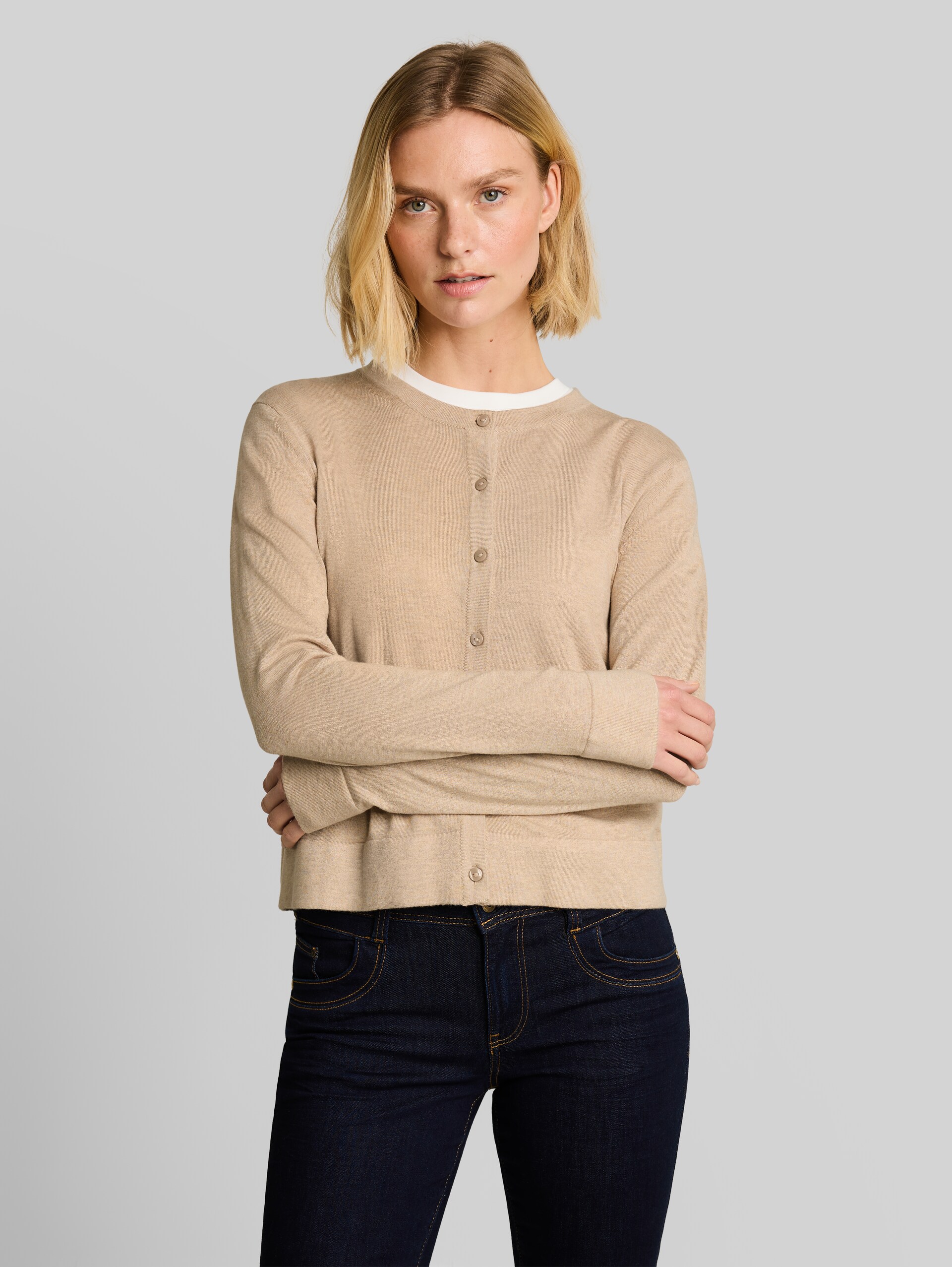 Cardigan mit Seidenanteil - gravel beige melange - Ausschnitt Model-Vorderansicht