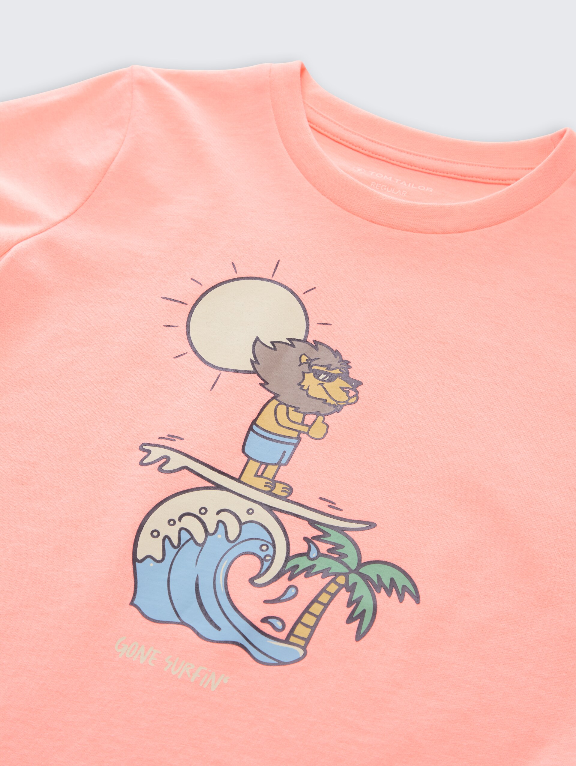 T-shirt met fotoprint - soft neon pink - Detailaanzicht model