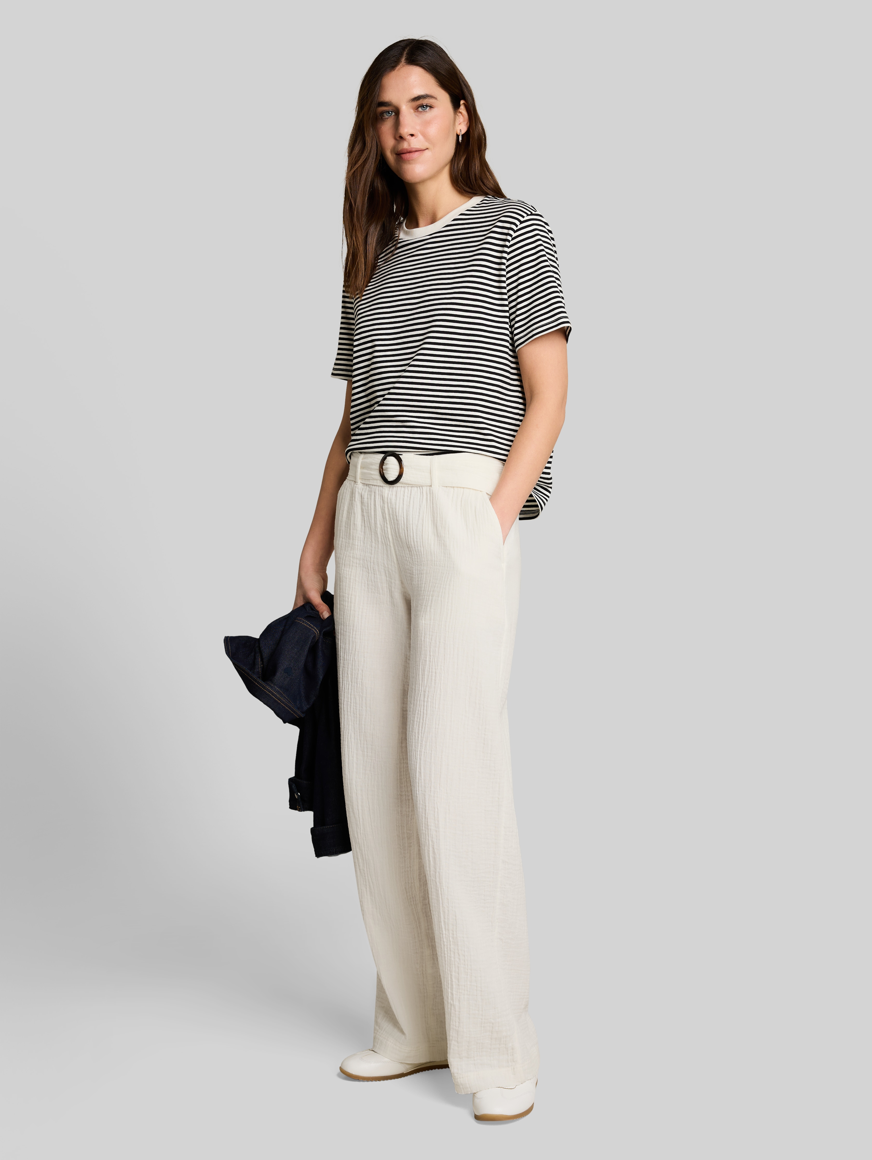 Muslin wide-leg trousers with belt in white by Tom Tailor