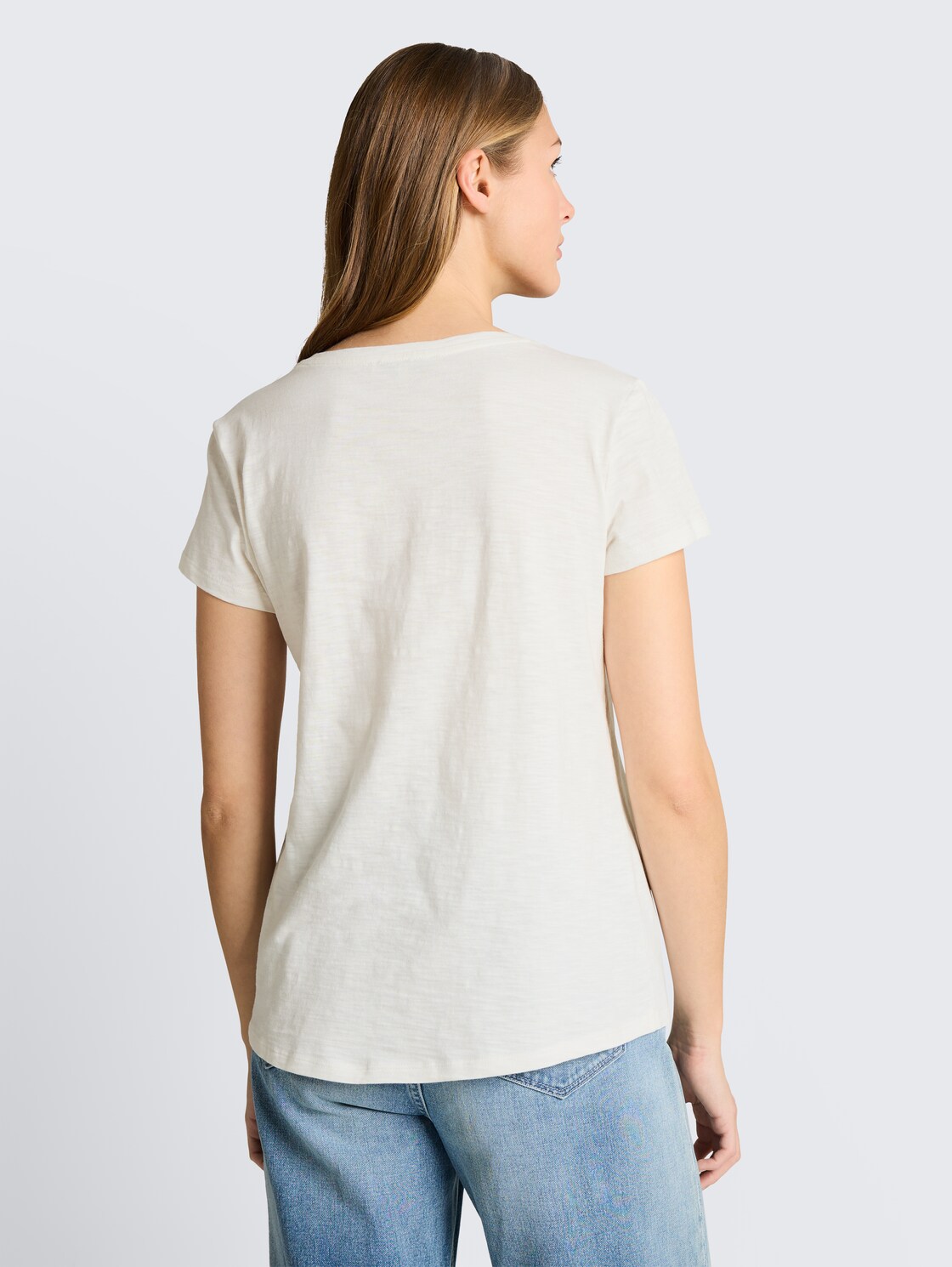 T-Shirt mit Print - Whisper White - Auschnitt Model-Rückansicht