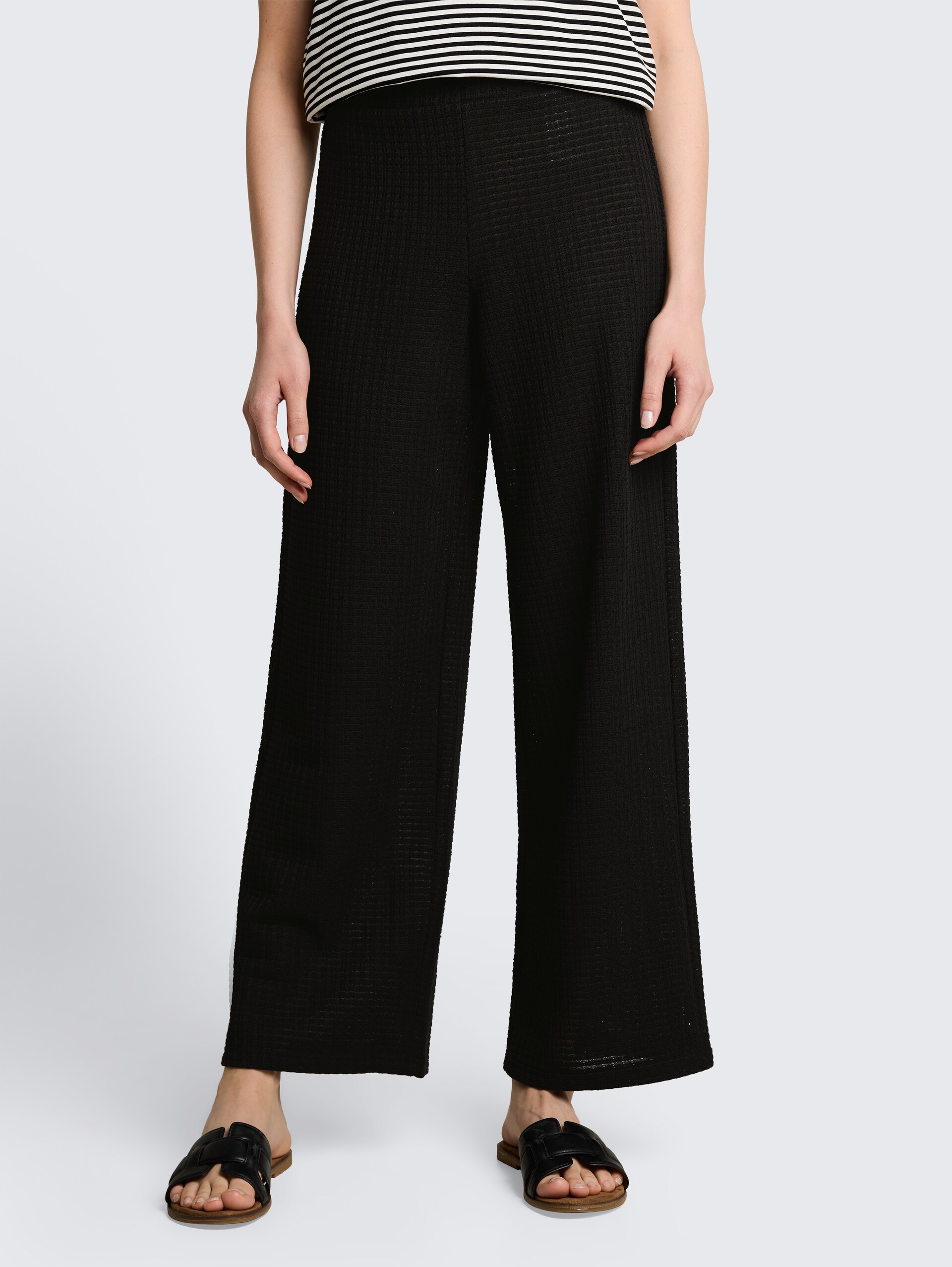 Wide Leg gebreide broek - deep black - Nek model vooraanzicht
