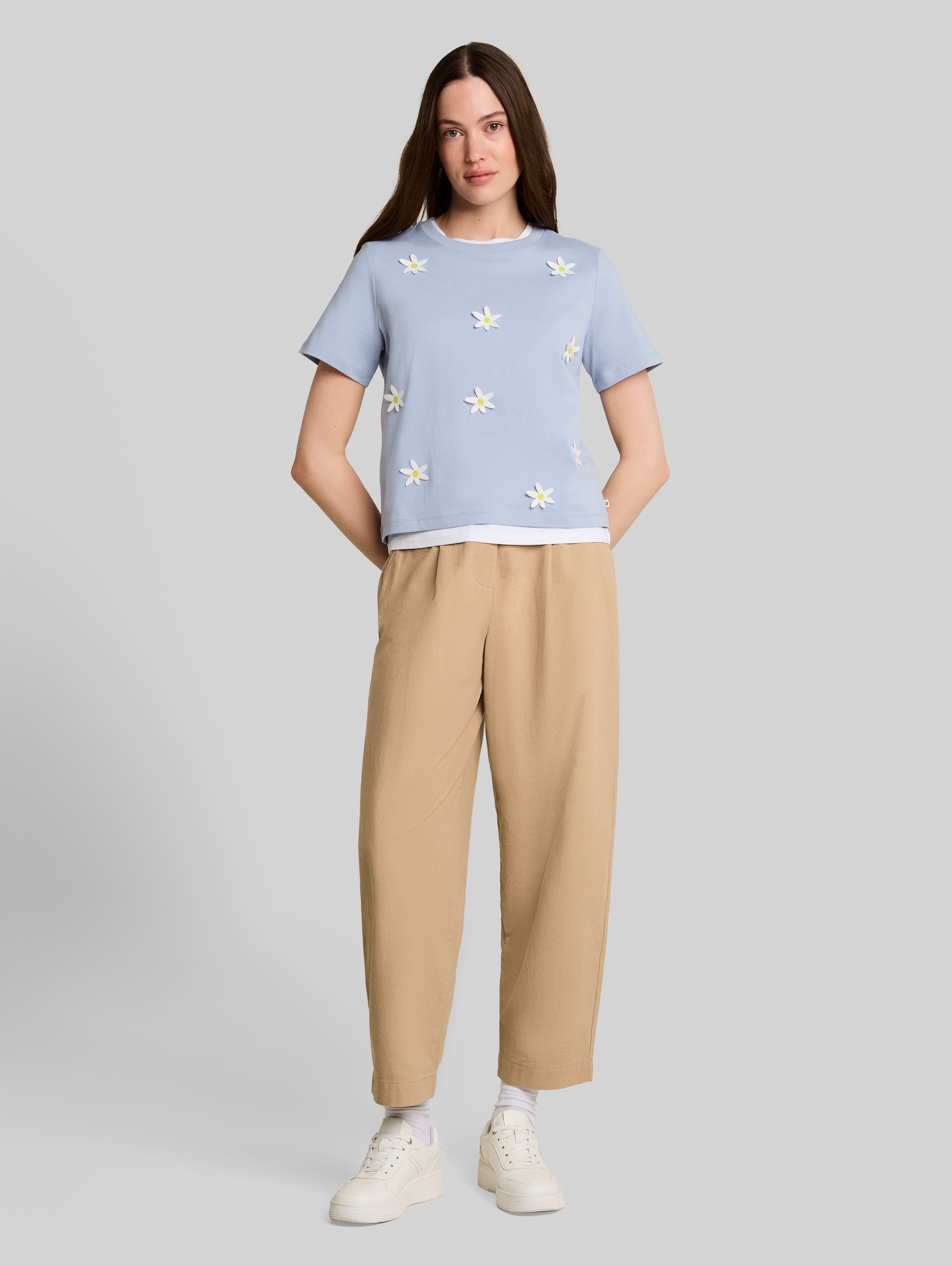 Barrel Hose aus Baumwolle - Mink Beige - Model-Vorderansicht