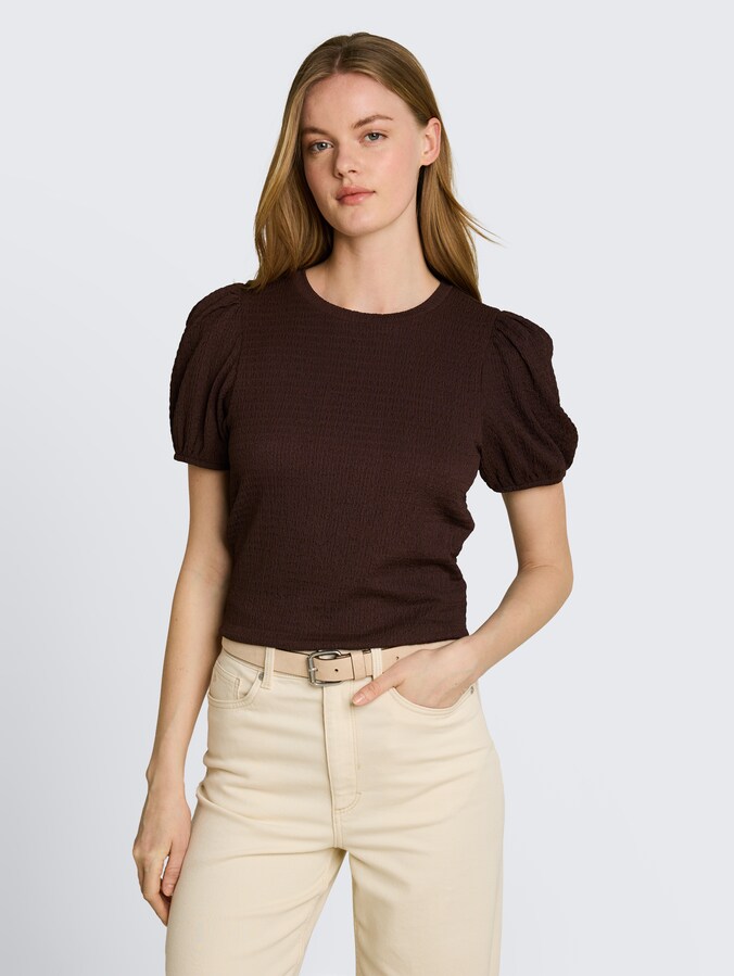 Crinkle T-Shirt mit Ballonärmeln von Denim Female, cool dark brown