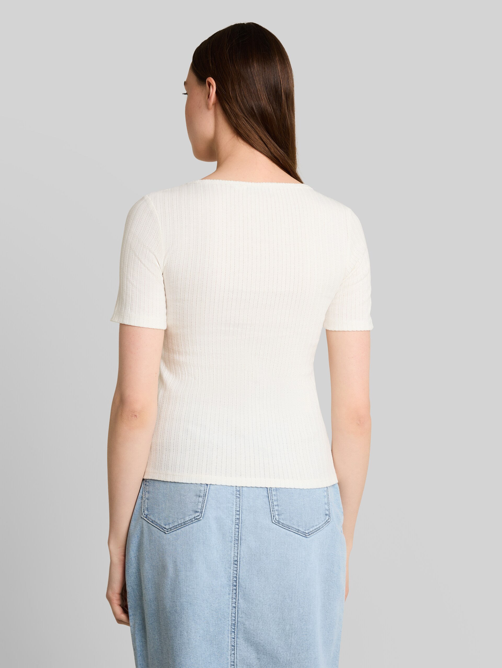 Slim fit pointelle T-shirt - off white - Neklijn model-achteraanzicht