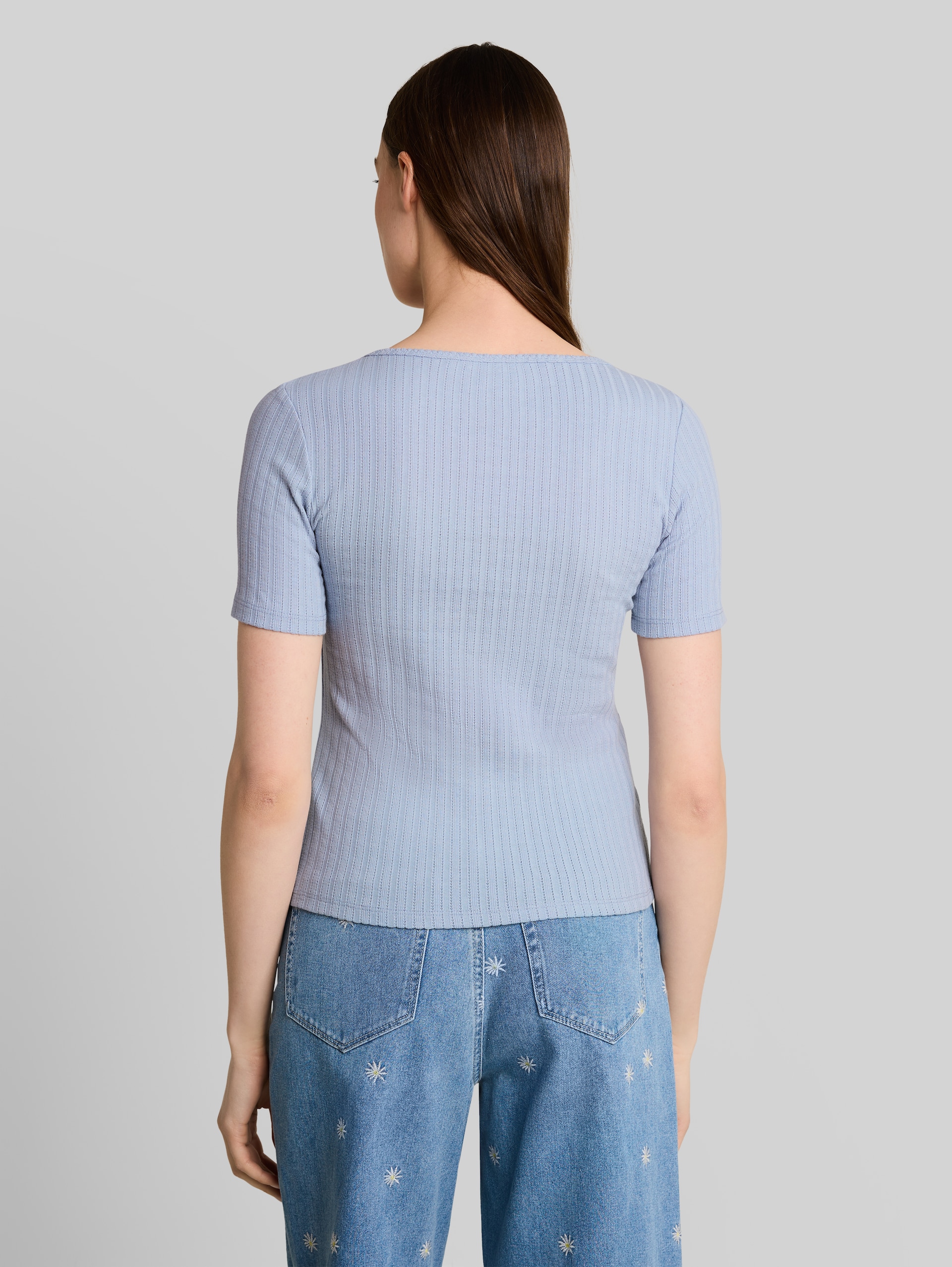 Slim fit pointelle T-shirt - foggy sky blue - Neklijn model-achteraanzicht