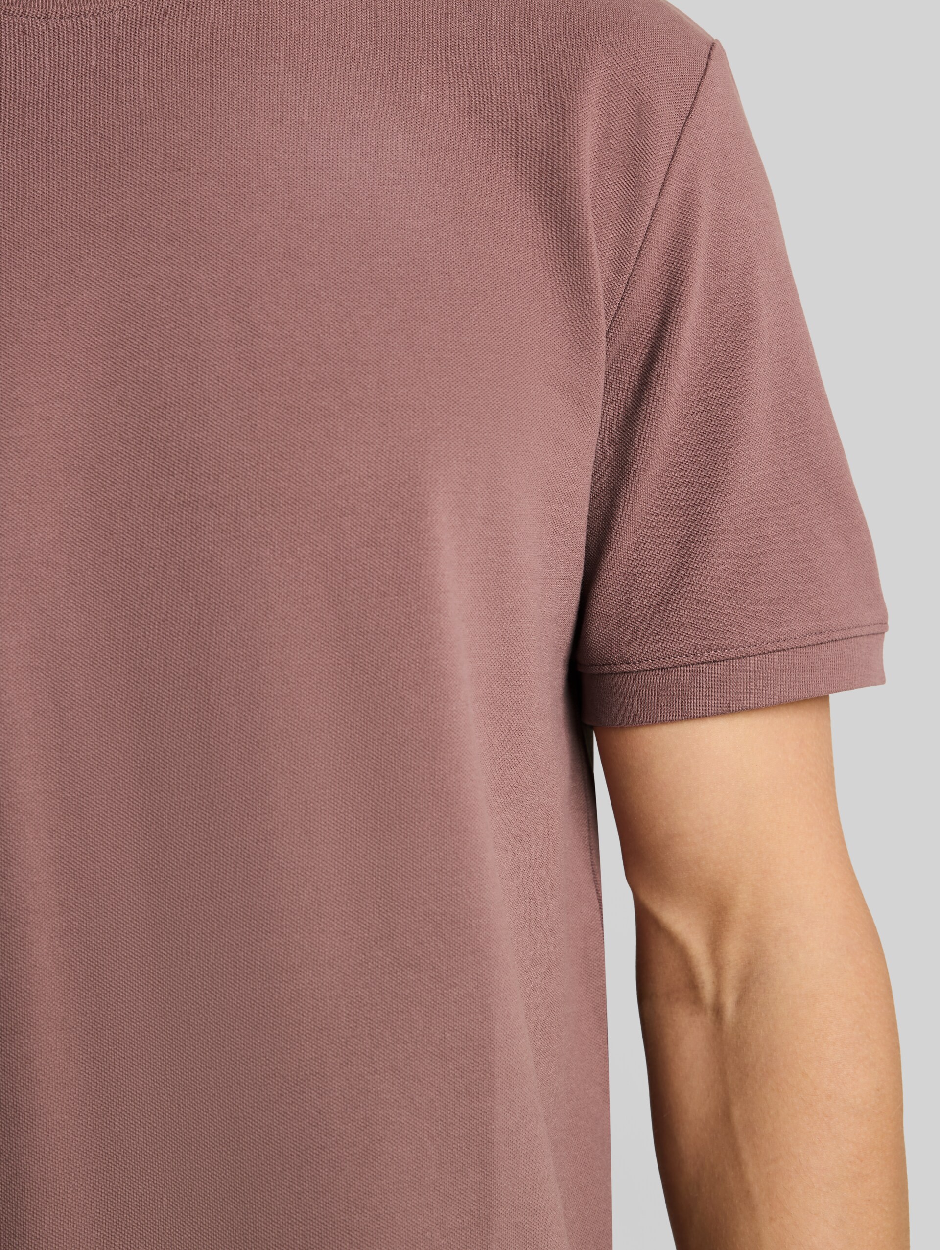 Basic piqué T-shirt - rose taupe - Detailaanzicht model