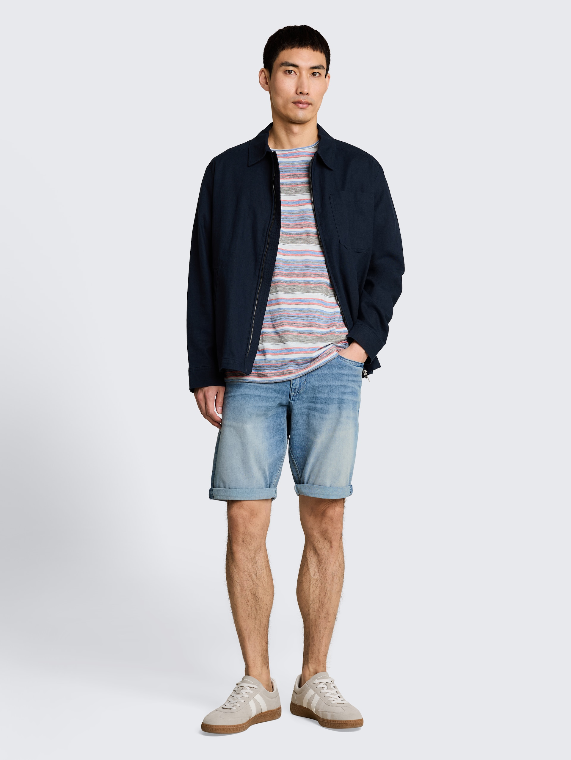 TTMARVIN STRAIGHT jeansshort met stretch - Light Stone Blue Denim Tint - Model vooraanzicht