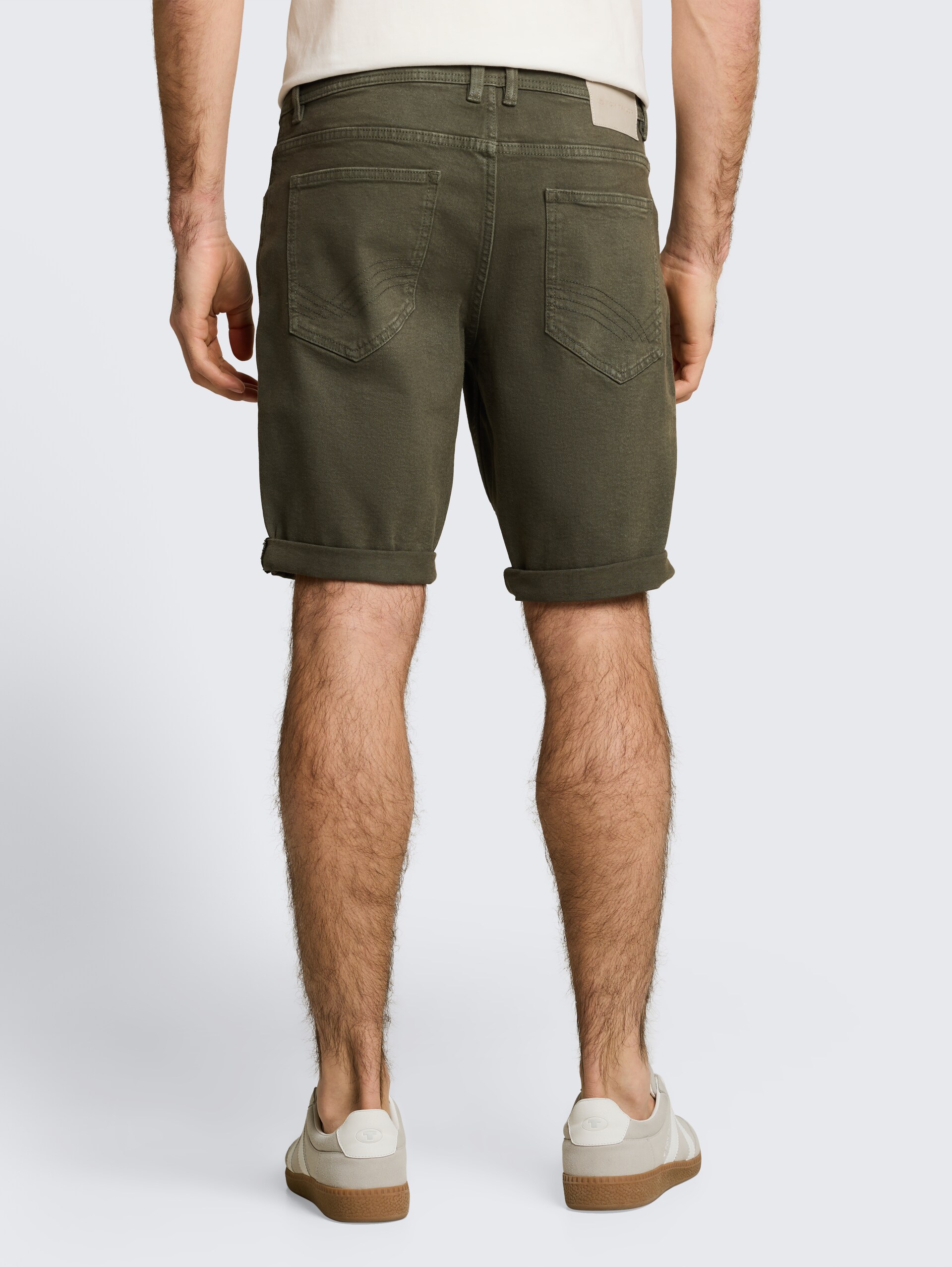 TTJOSH REGULAR SLIM jeansshort - deep leaf green - Neklijn model-achteraanzicht