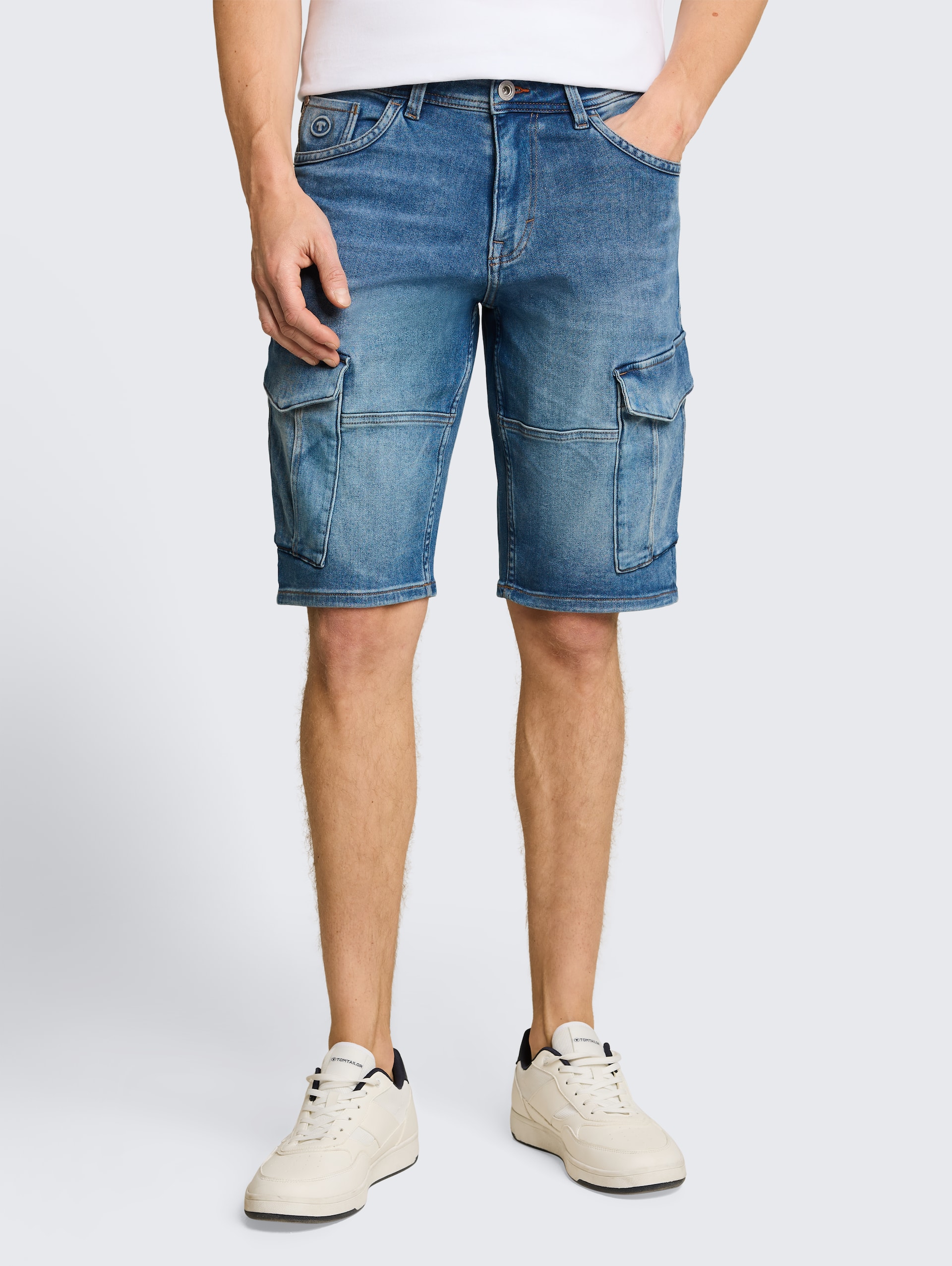 TTMARVIN STRAIGHT cargo jeansshort - Used Mid Stone Blue Denim - Nek model vooraanzicht