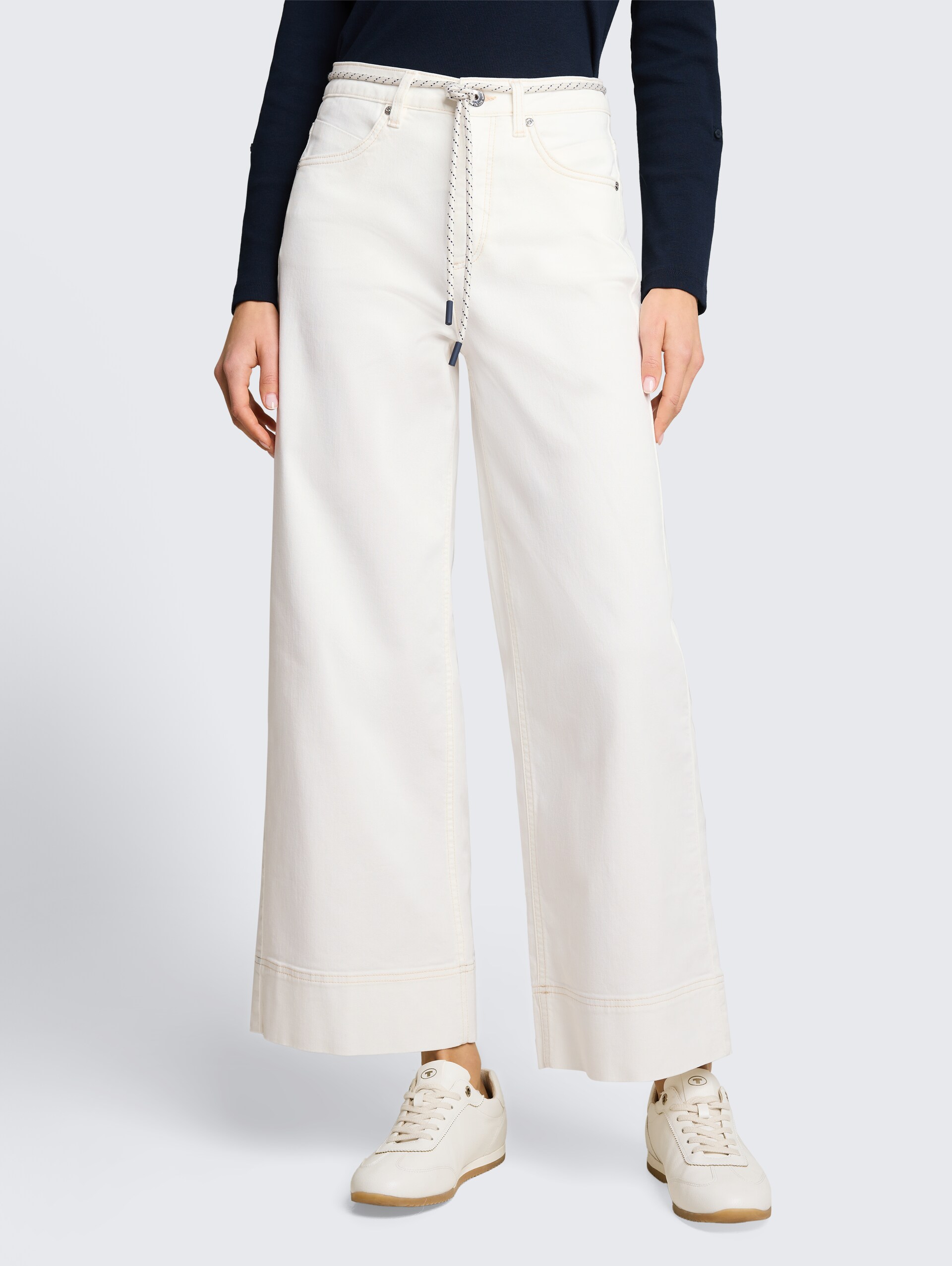 TTNELMA CULOTTE-jeans met strikceintuur - White Denim - Nek model vooraanzicht