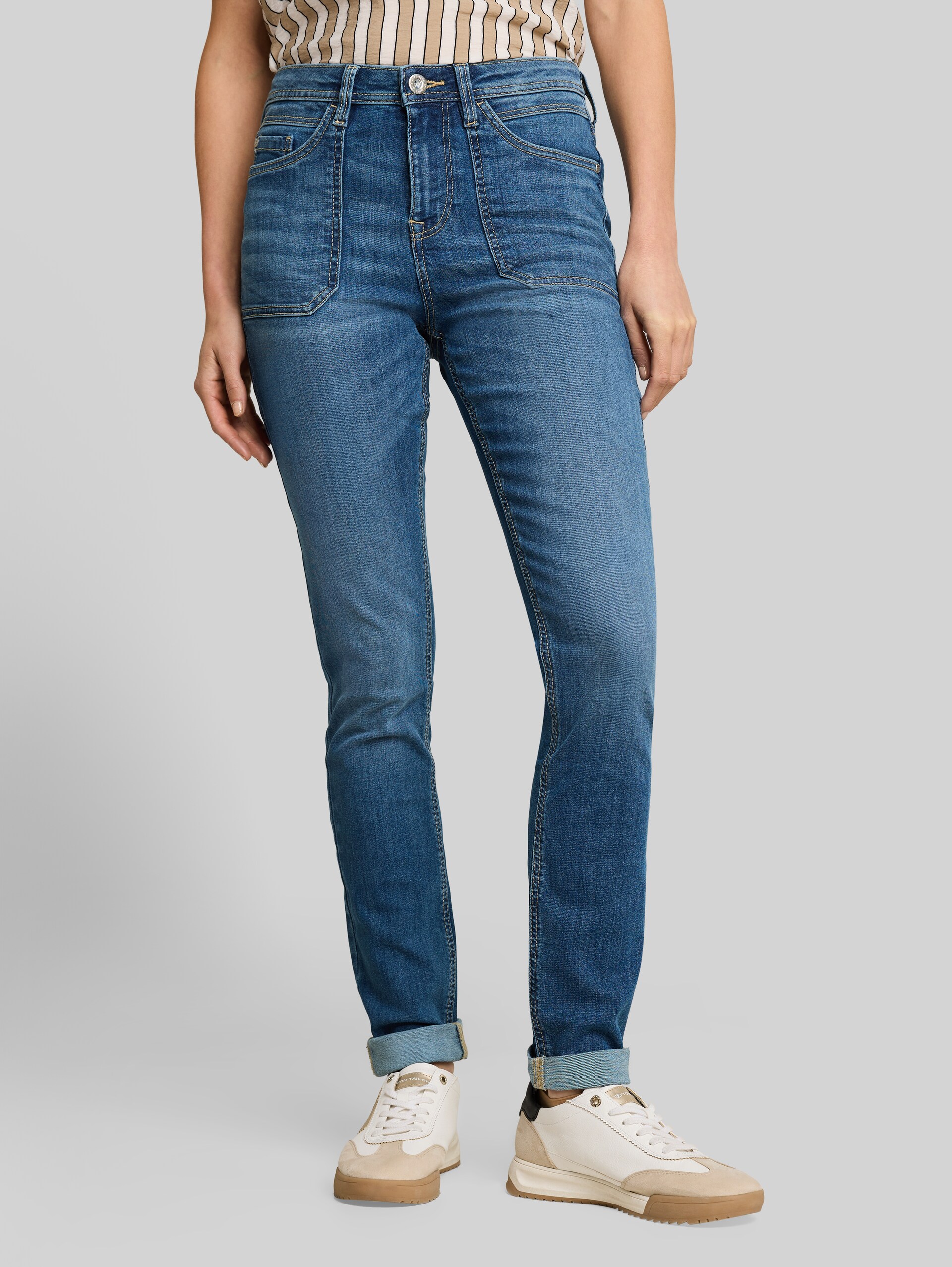 TTMAYA TAPERED Jeans - mid stone wash denim - Ausschnitt Model-Vorderansicht