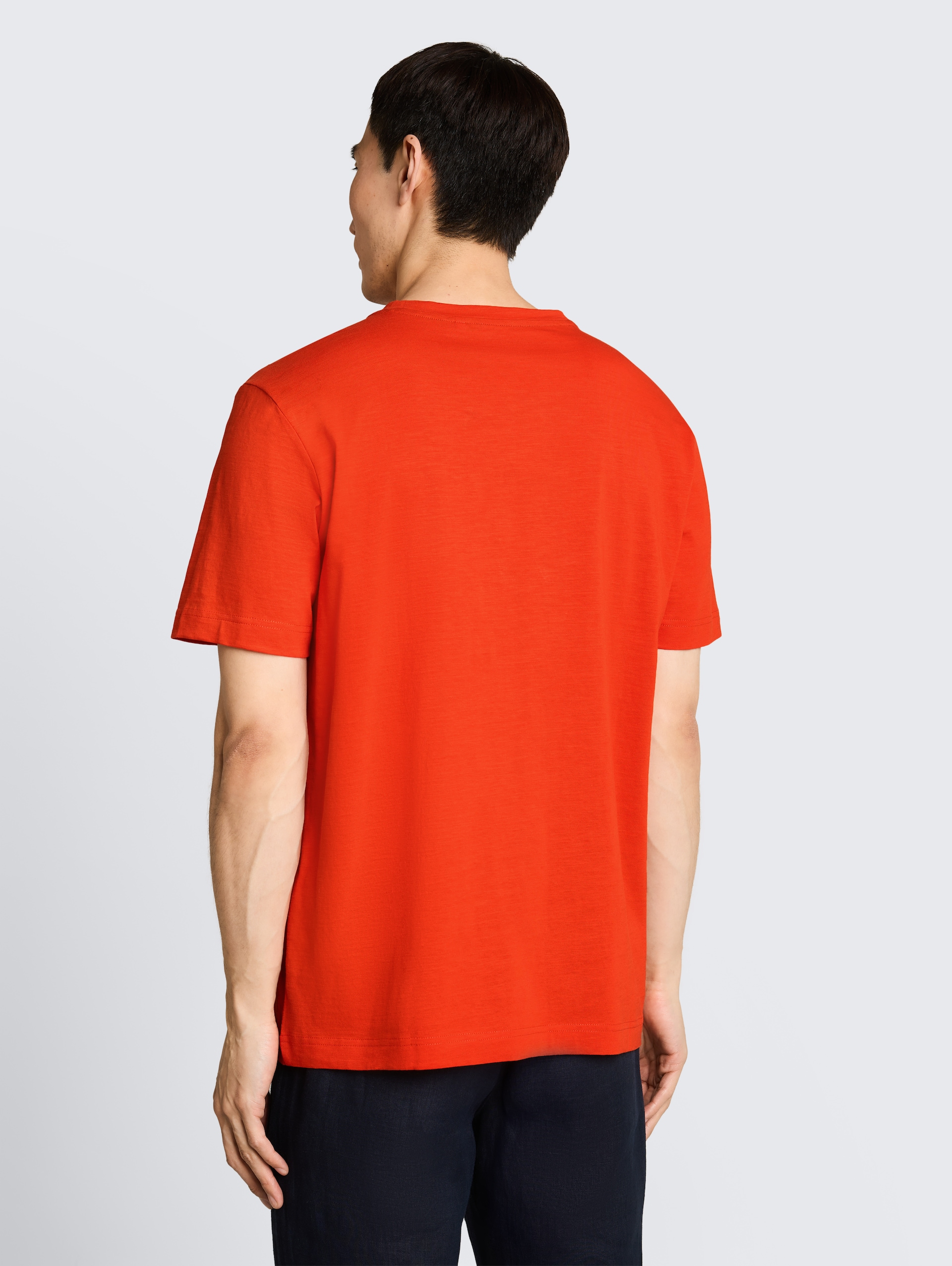 T-shirt met borduursel - orange red - Neklijn model-achteraanzicht