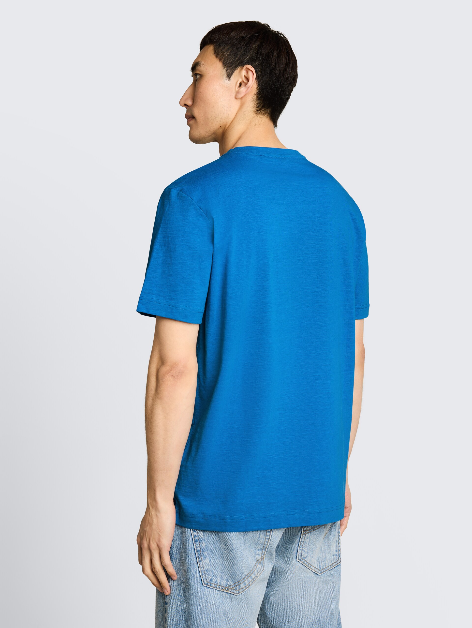 T-shirt with embroidery - surf blue - Neckline model-back view