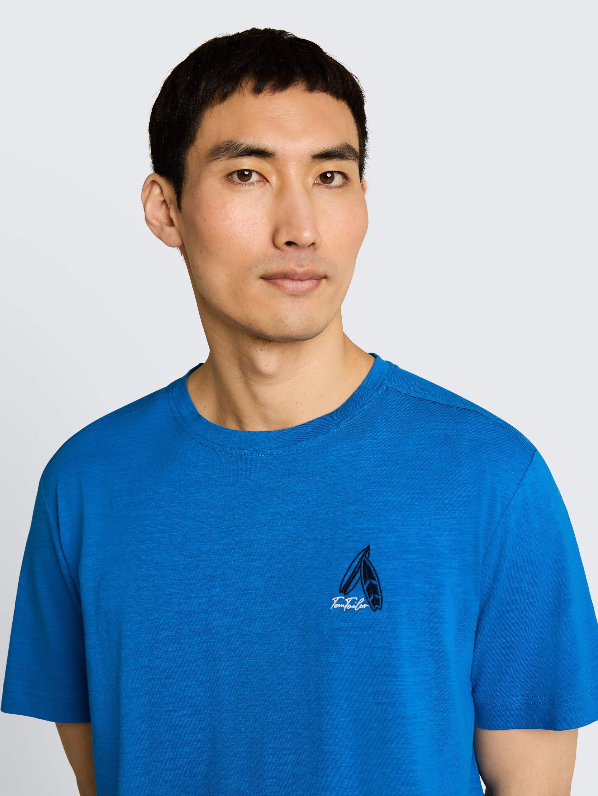 T-shirt with embroidery - surf blue - Detail model view