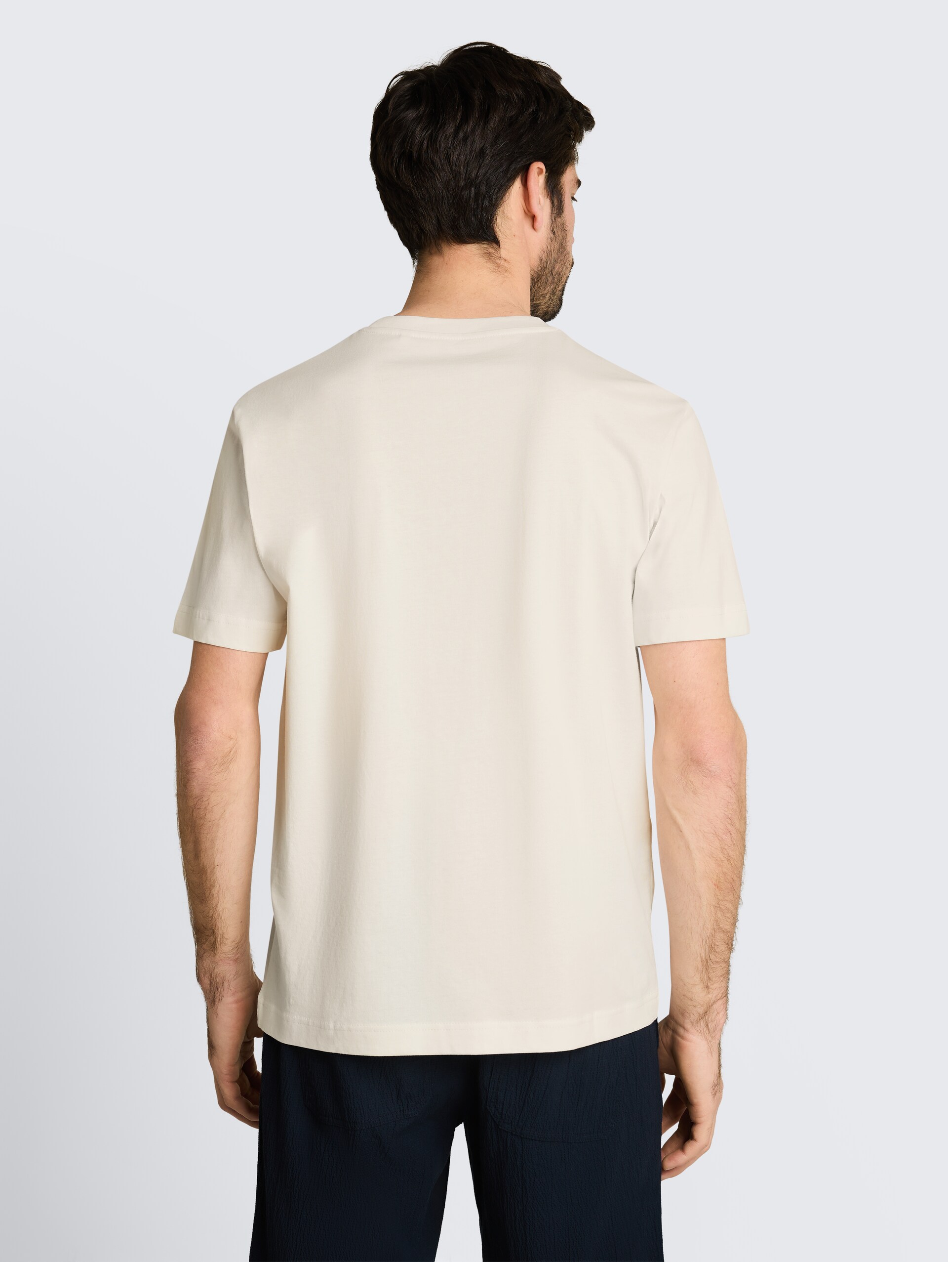 T-shirt met print - Gardenia White - Neklijn model-achteraanzicht