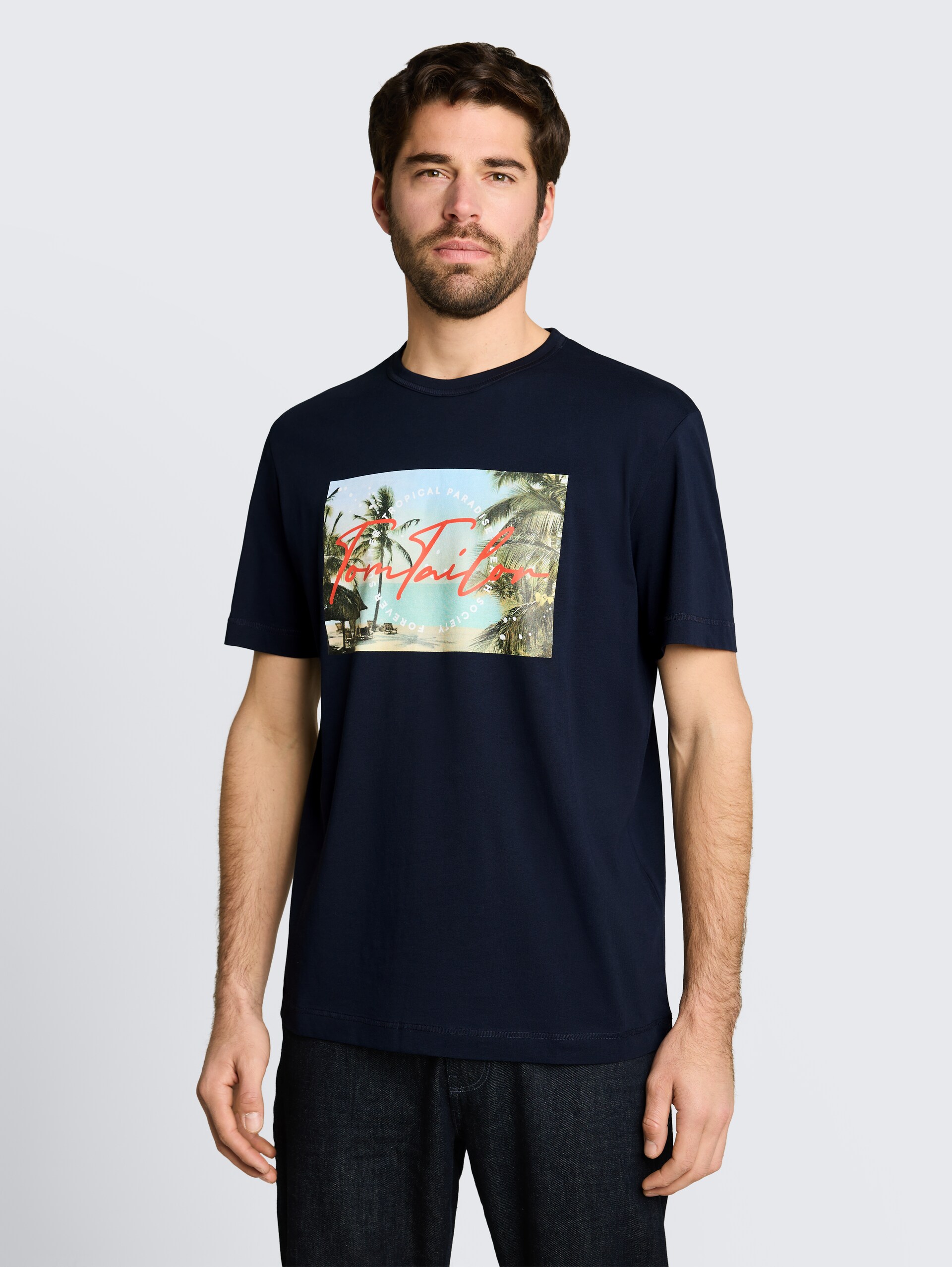 T-shirt met fotoprint - sky captain blue - Nek model vooraanzicht