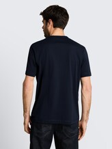 T-Shirt mit Fotoprint - sky captain blue - Auschnitt Model-Rückansicht