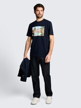 T-Shirt mit Fotoprint - sky captain blue - Model-Vorderansicht