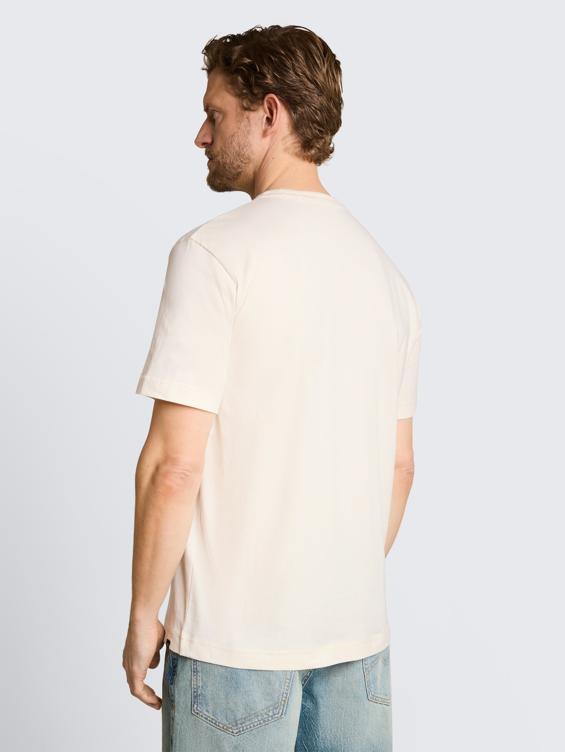 T-shirt met borduursels - Gardenia White - Neklijn model-achteraanzicht
