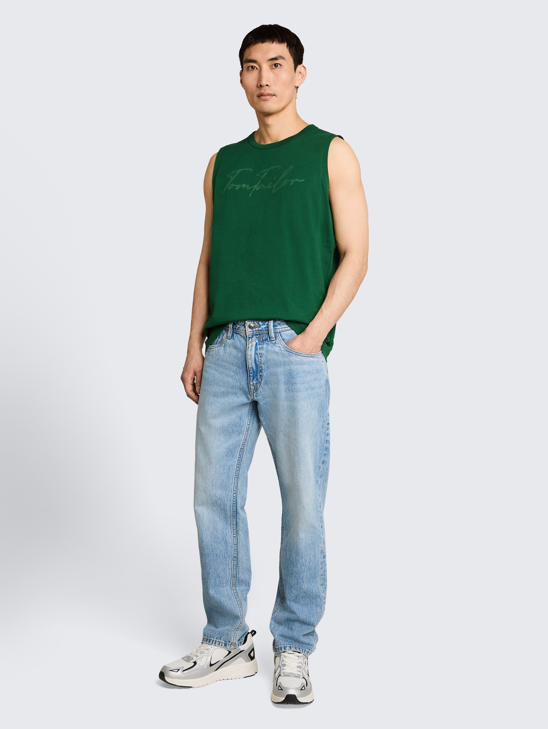 Tanktop met logoprint - Garden Green - Model vooraanzicht