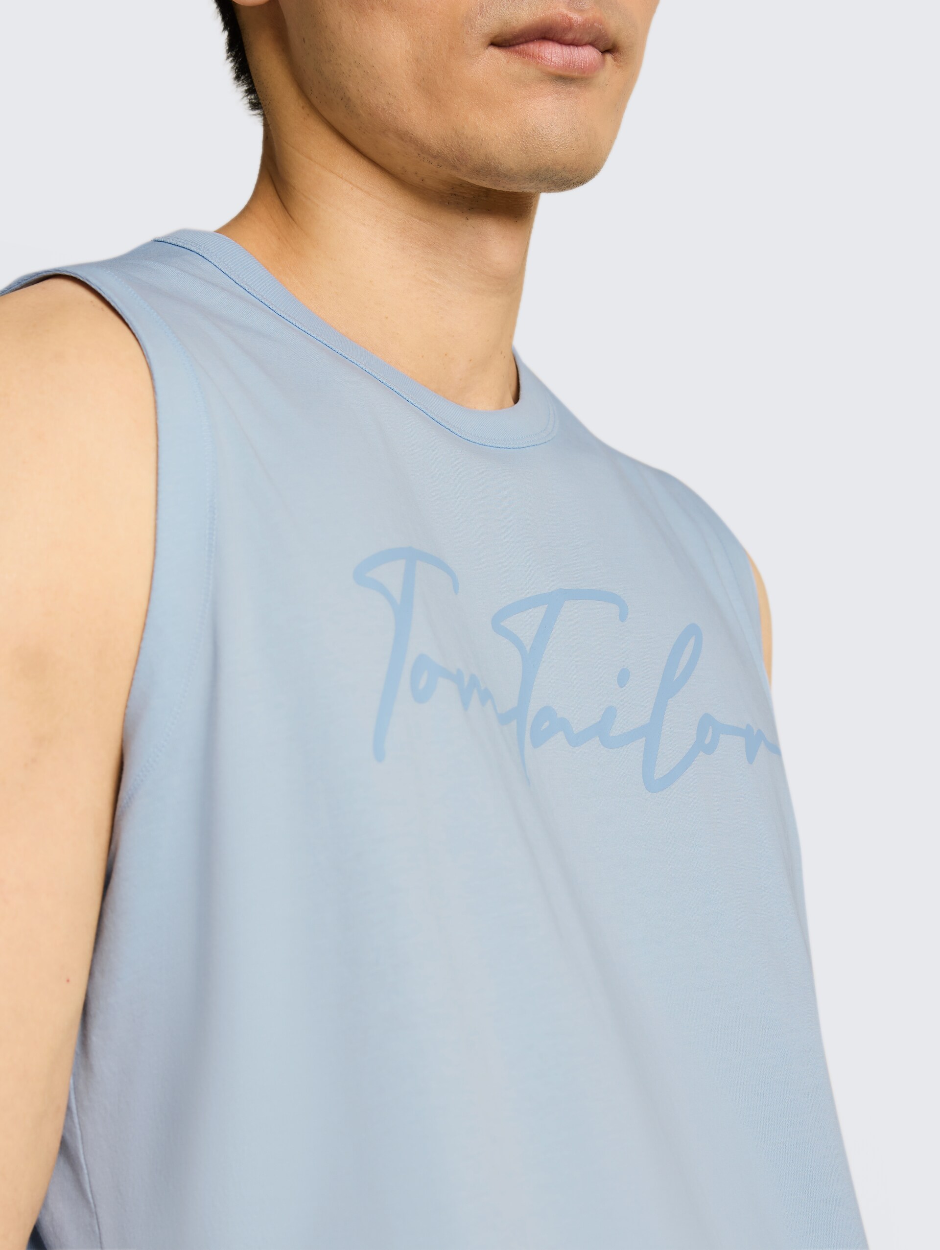 Tanktop met logoprint - light blue grey - Detailaanzicht model