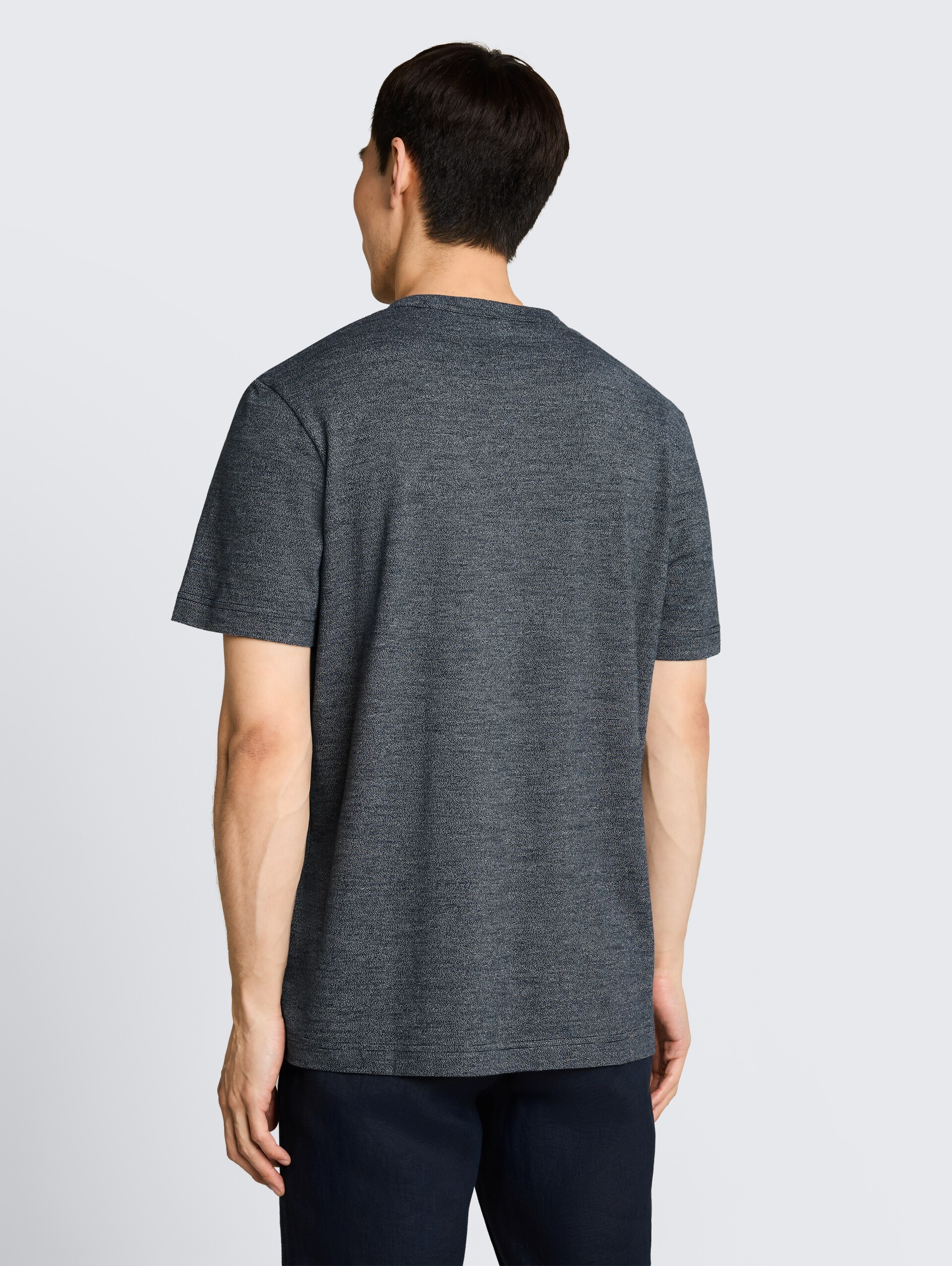T-shirt in gemêleerde look - navy white fine stripe - Neklijn model-achteraanzicht