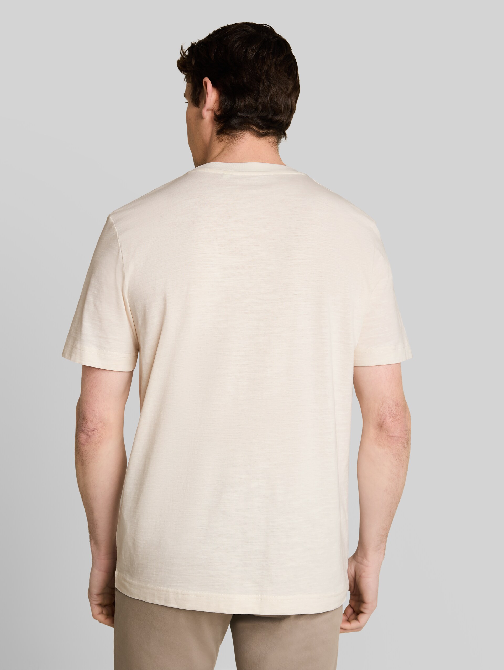 T-Shirt mit Logo-Print - Gardenia White - Auschnitt Model-Rückansicht