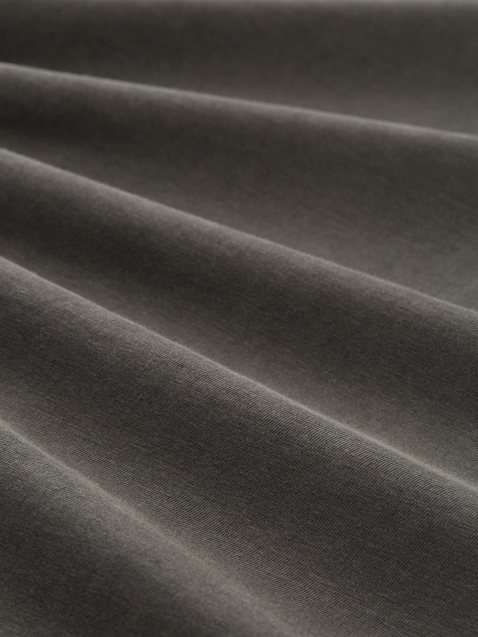T-shirt in used-look - Black - Materiaalweergave
