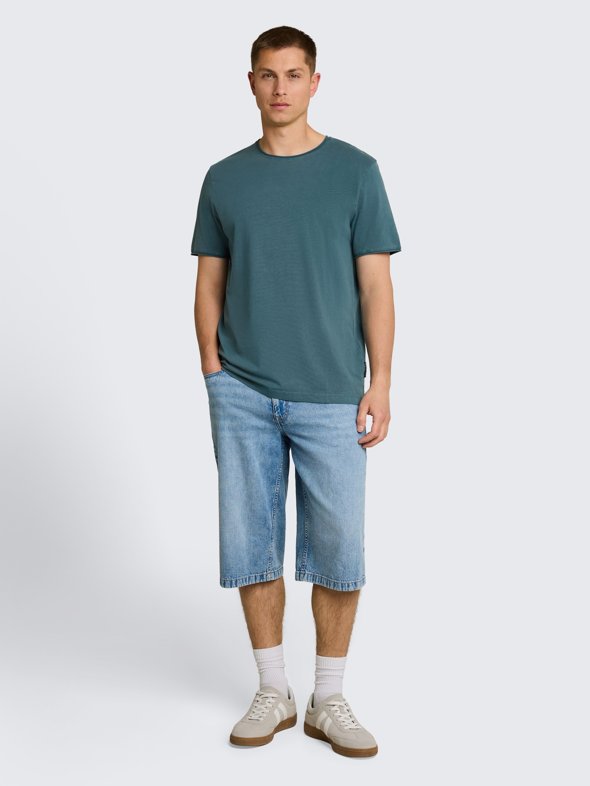 T-Shirt im Used-Look - tide petrol - Model-Vorderansicht