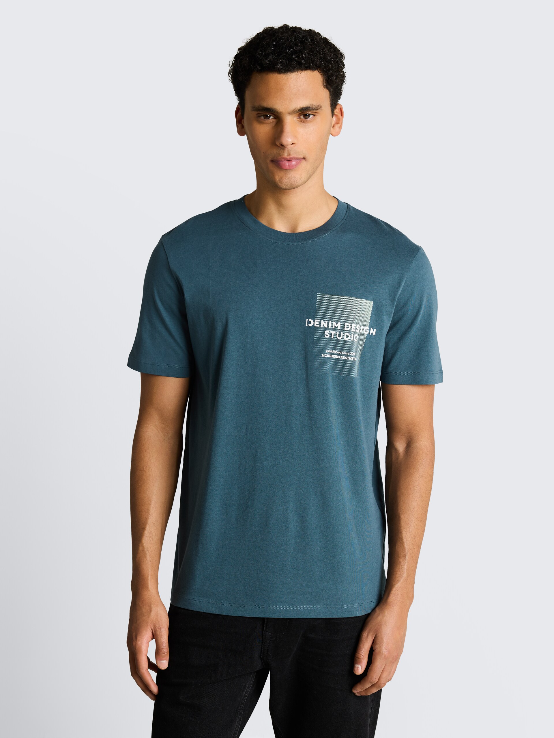T-shirt met print - tide petrol - Nek model vooraanzicht