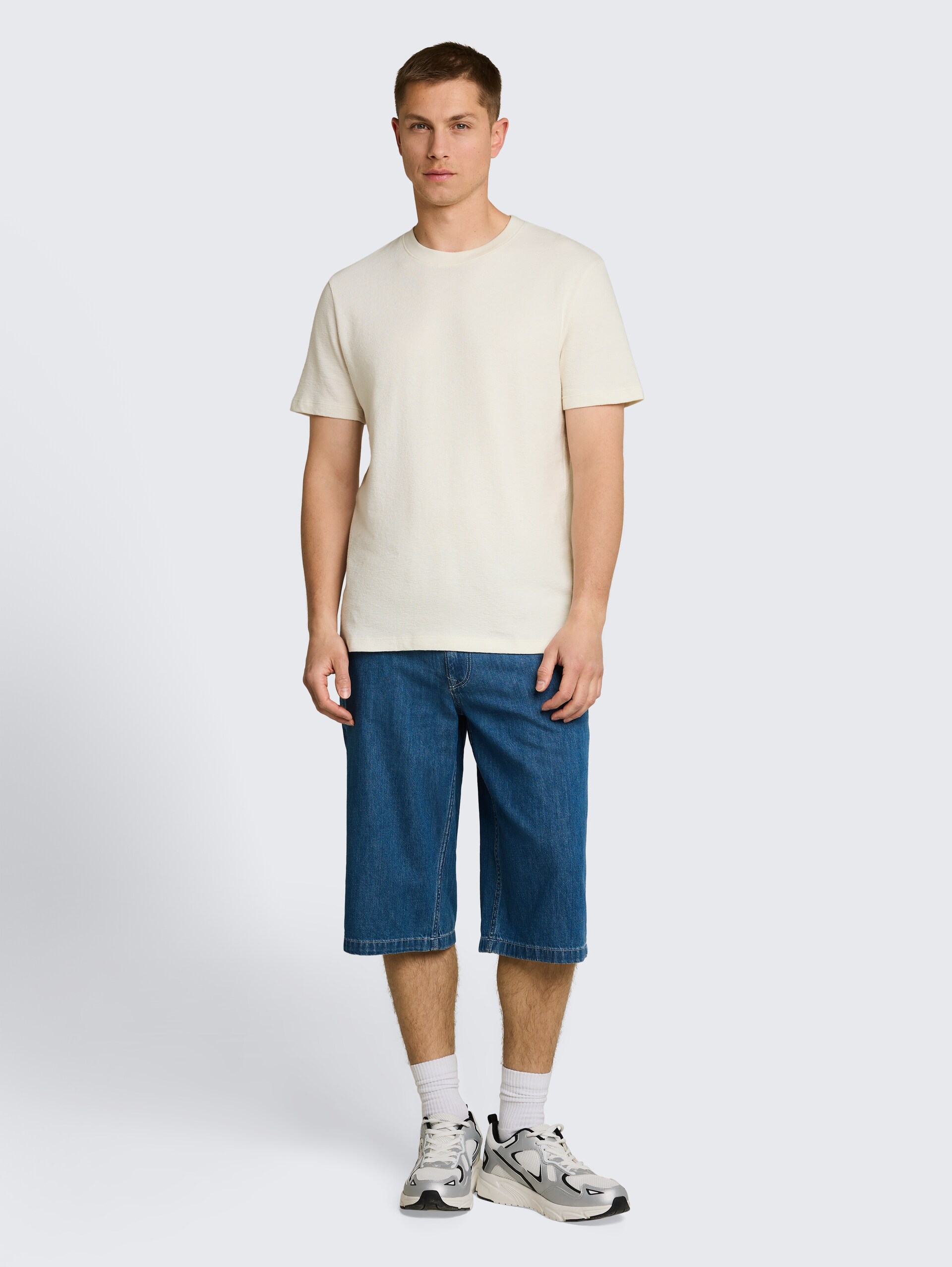 Terry T-Shirt aus Baumwolle - Wool White - Model-Vorderansicht