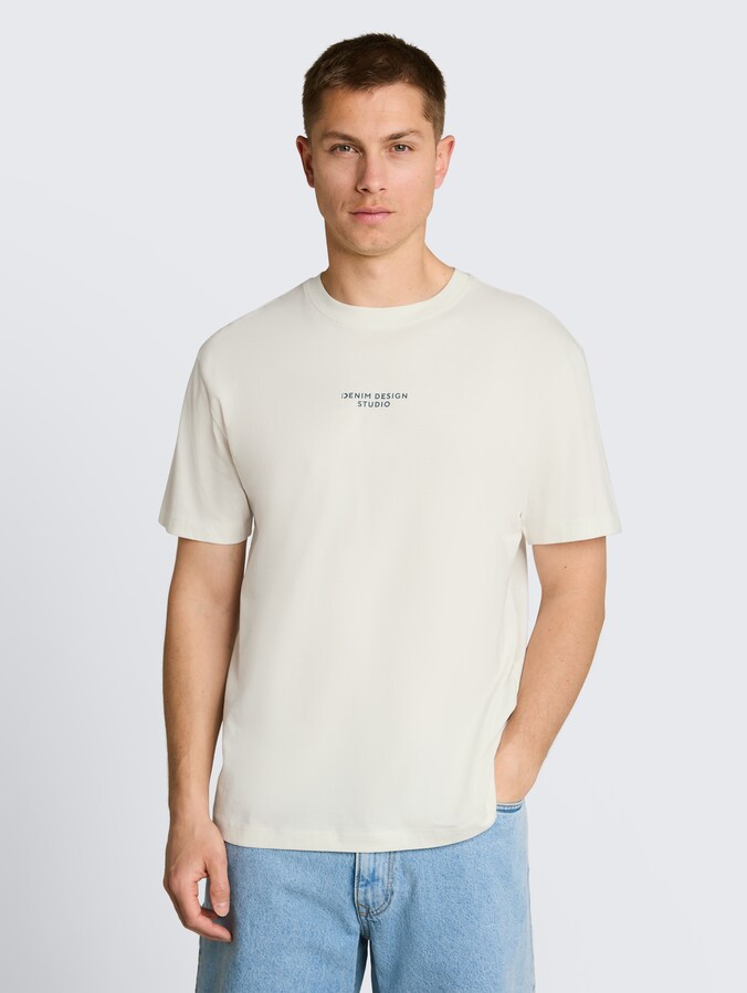 Relaxed Fit T-Shirt mit Rückenprint von Denim Male, Wool White