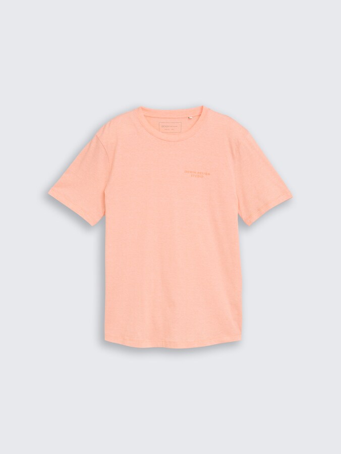 T-Shirt mit feinem Streifenmuster von Denim Male, peach orange white fine stripe