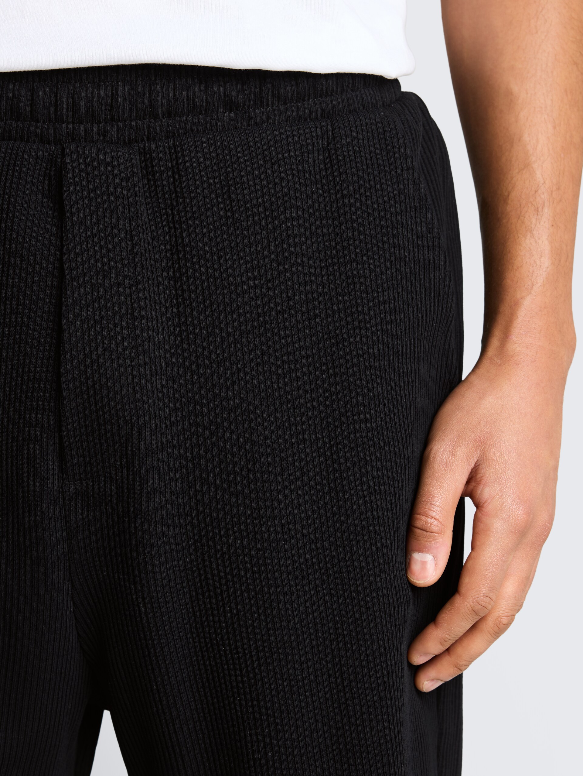 Sweatshorts met relaxte pasvorm - Black - Detailaanzicht model