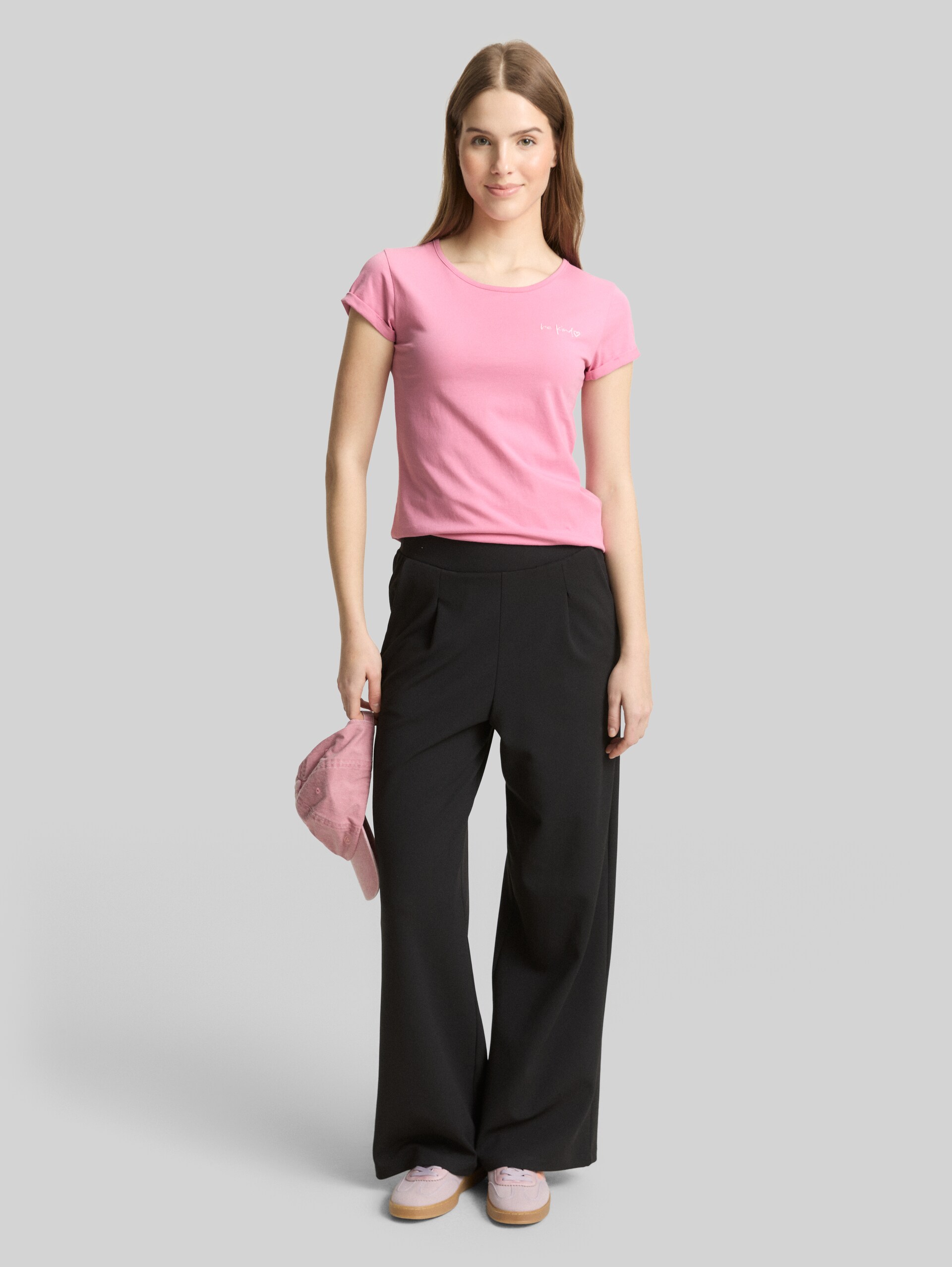 Slim fit T-shirt with embroidery - Soft Blush Rose - Model front view