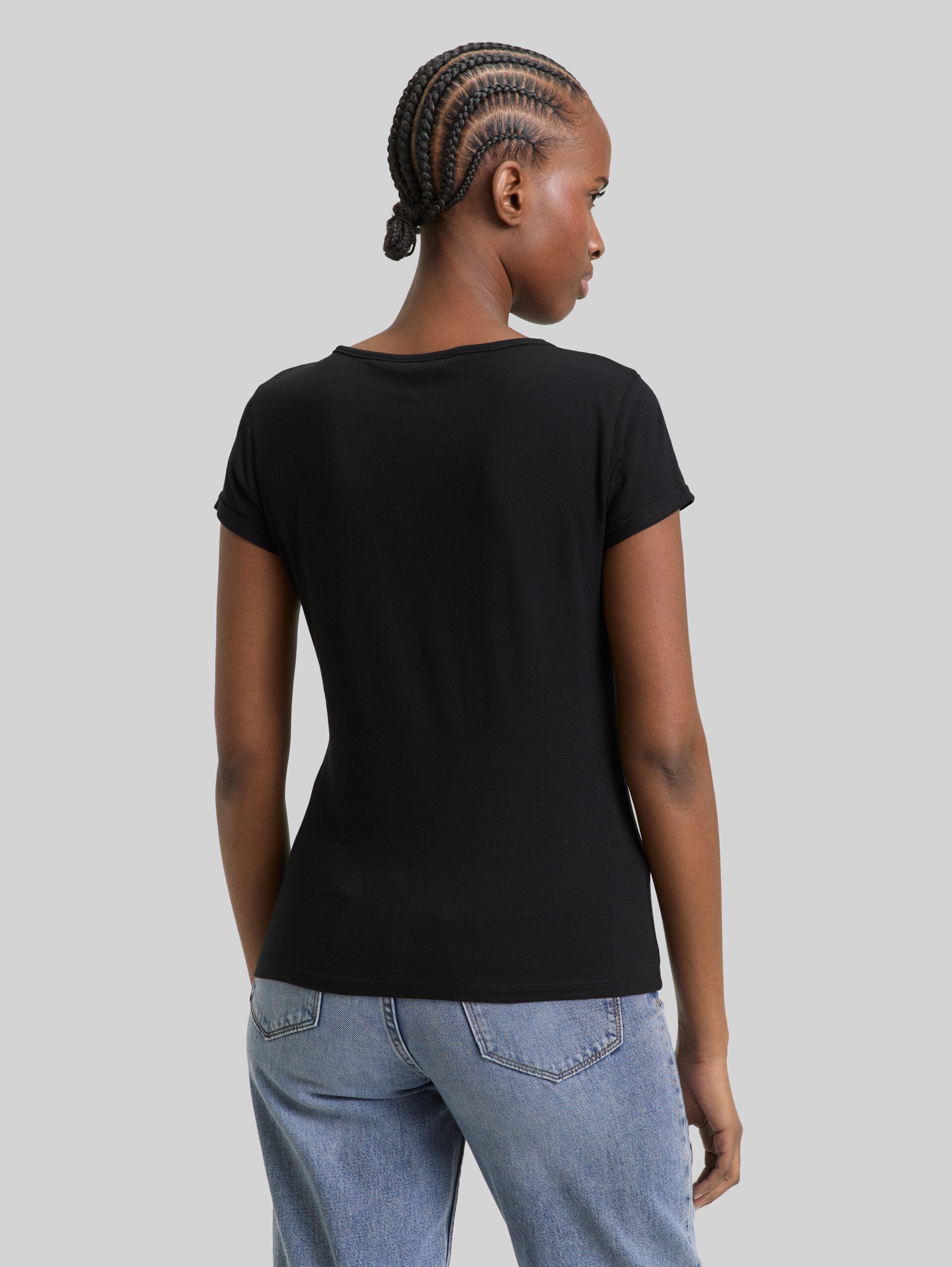 Slim fit T-shirt met borduursel - deep black - Neklijn model-achteraanzicht