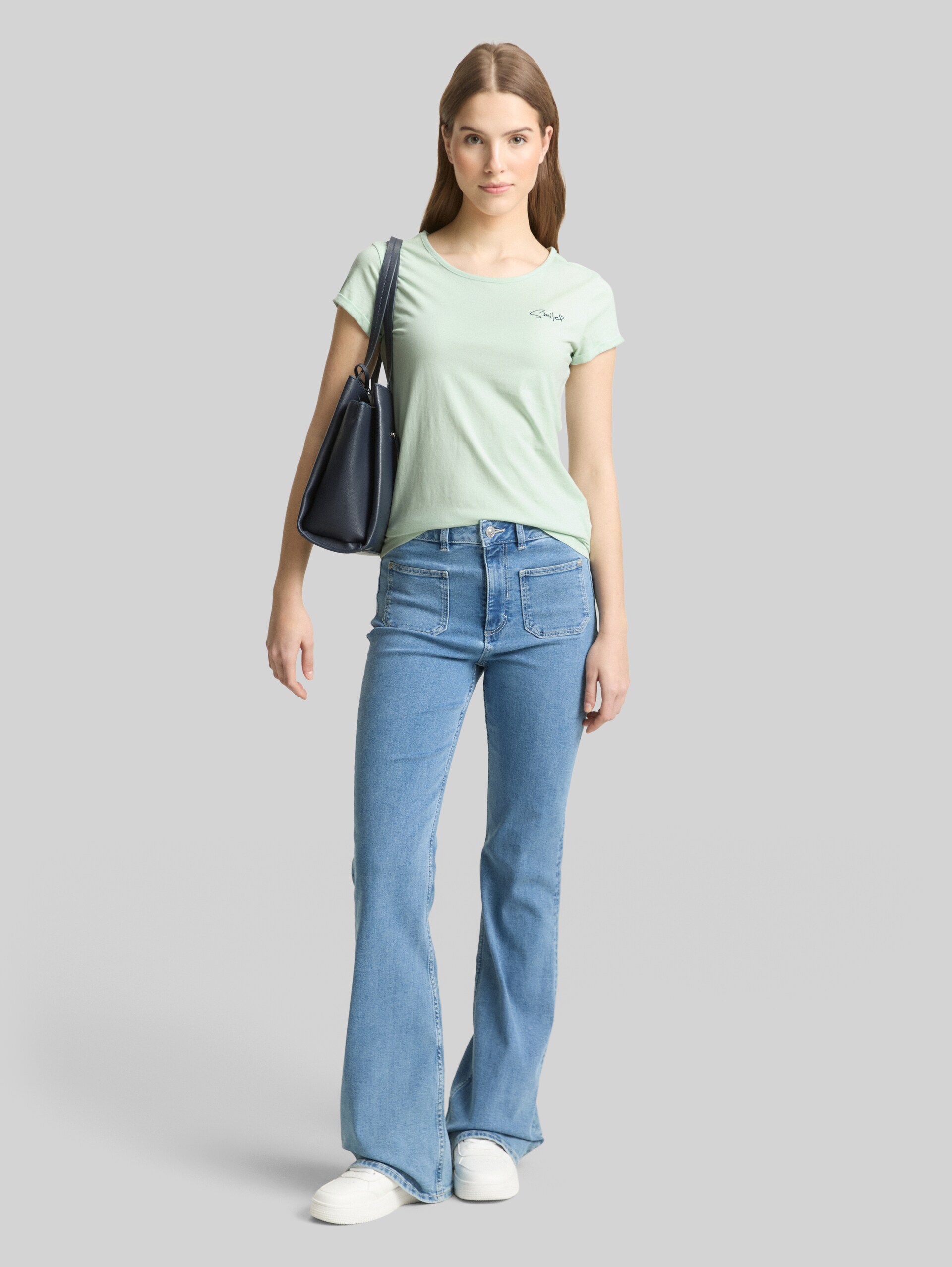 Slim fit T-shirt with embroidery - light matcha green - Model front view