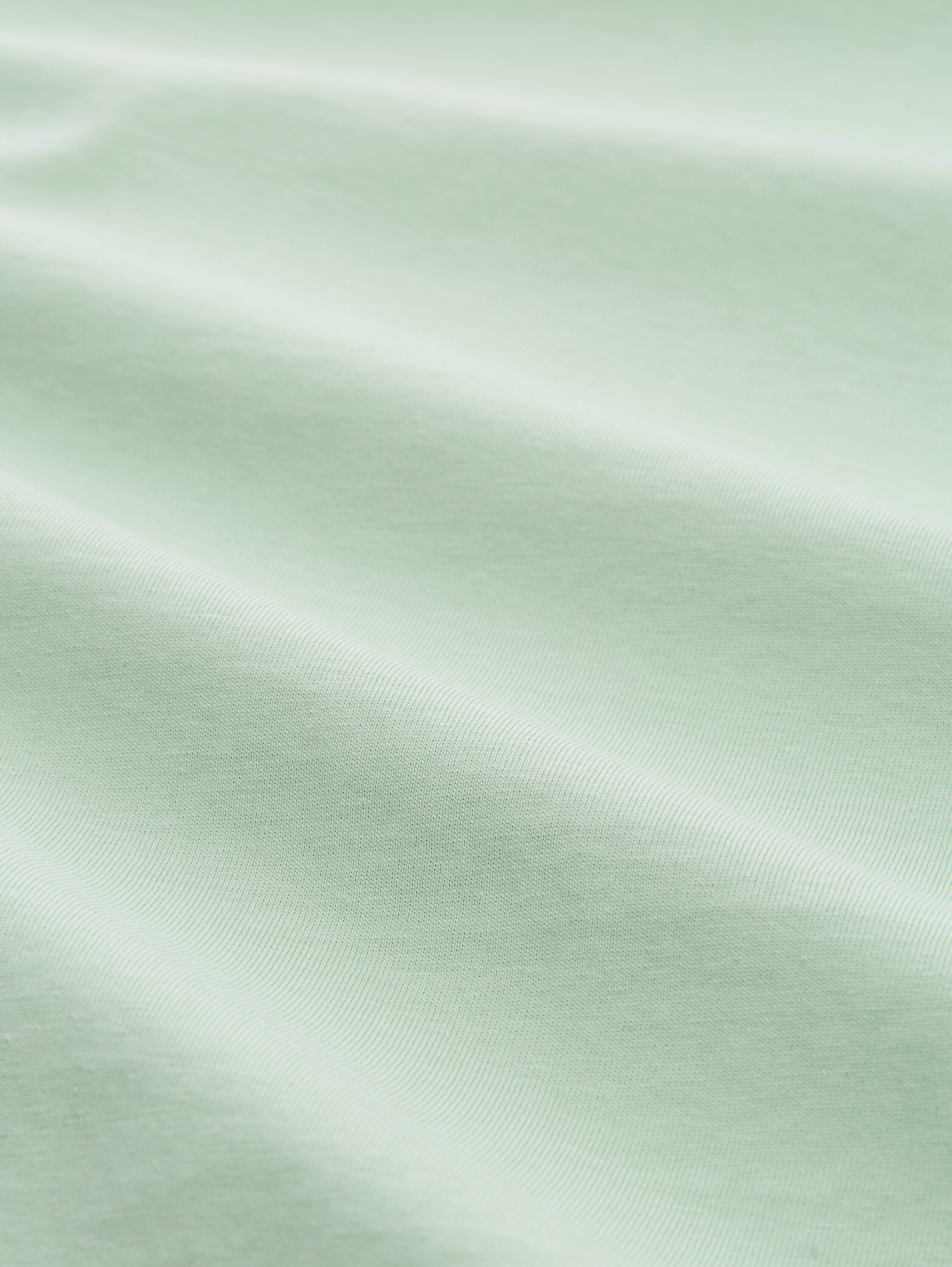 Slim Fit T-Shirt mit Stickerei - light matcha green - Material-Ansicht