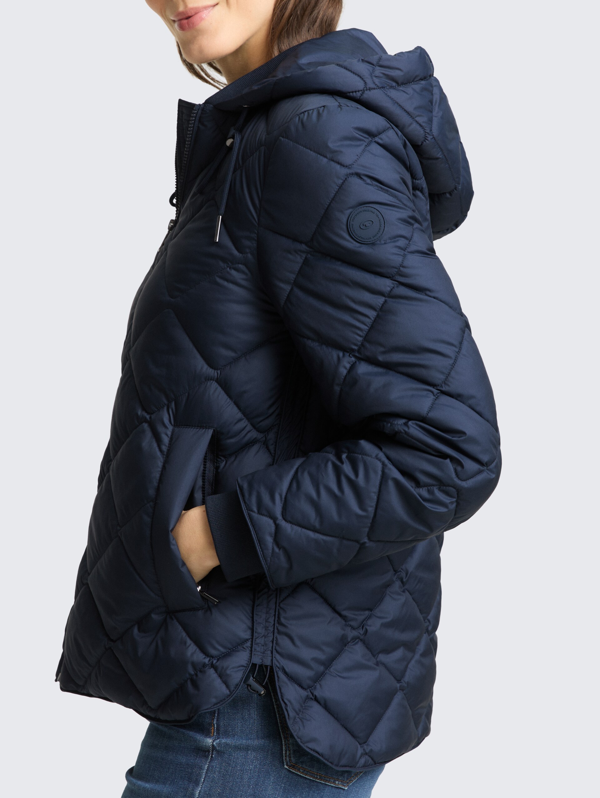 Lightweight Steppjacke mit Kapuze - sky captain blue - Detail-Model-Ansicht