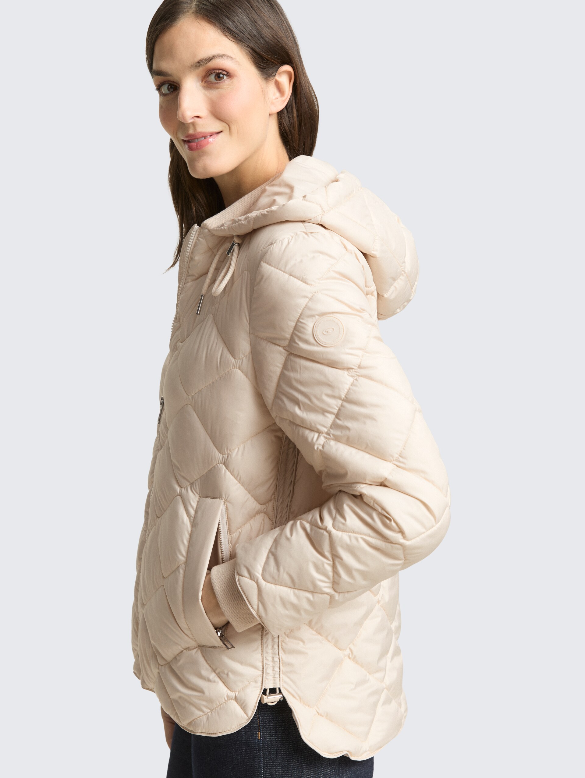 Lightweight Steppjacke mit Kapuze - sand stone beige - Detail-Model-Ansicht